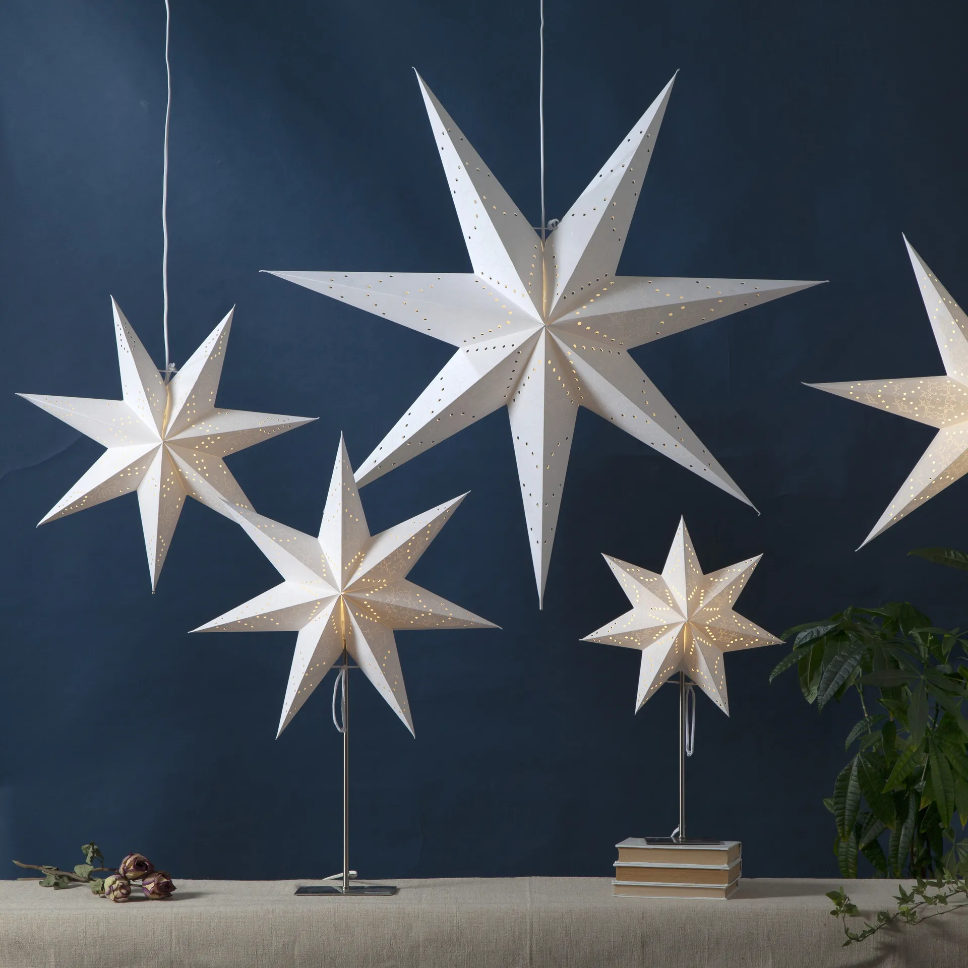Sensy adventsstjerne på fod 78 cm, Hvid Star Trading