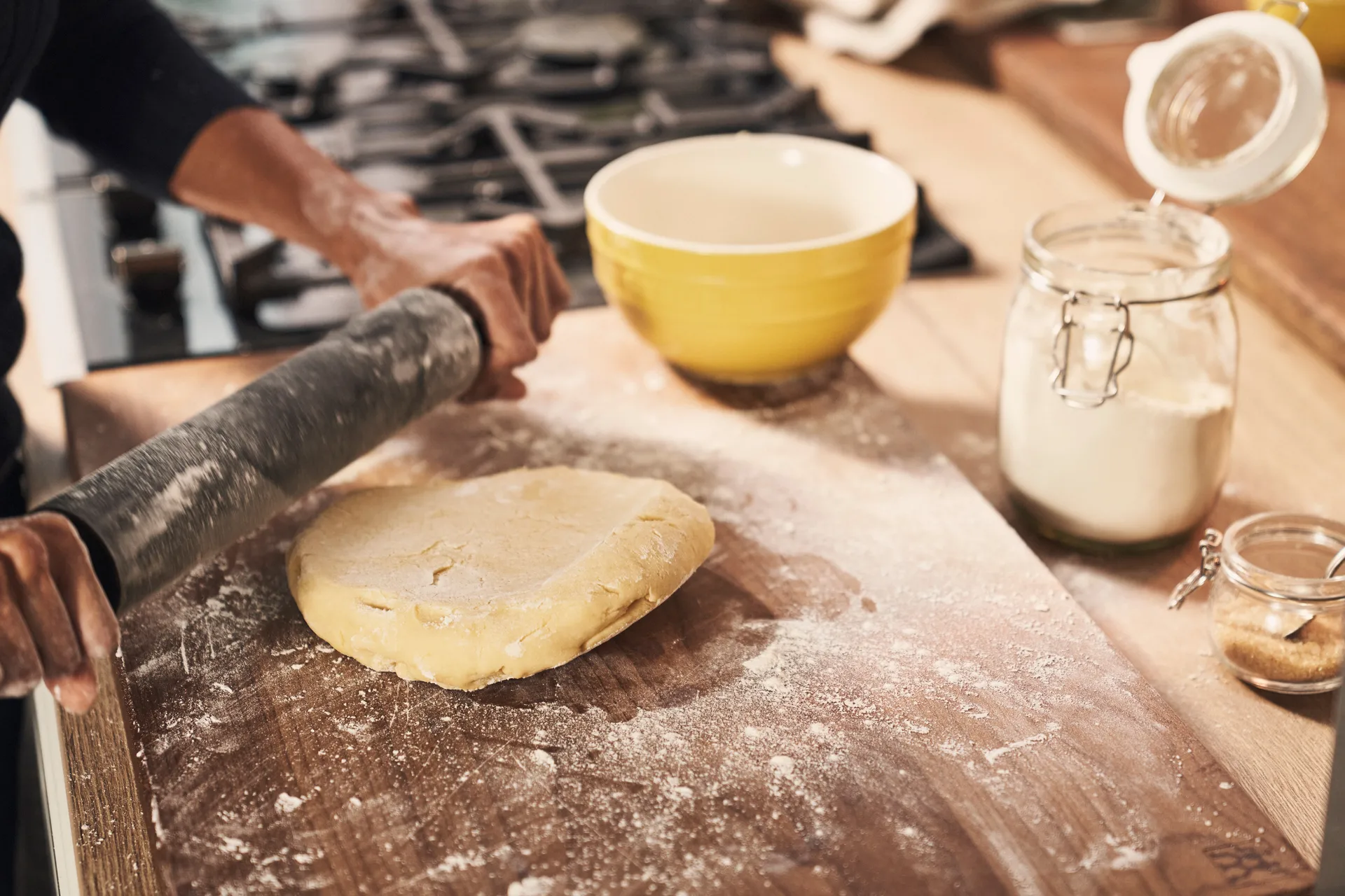 Staub kagerulle silikone L, Sort-akacietræ STAUB