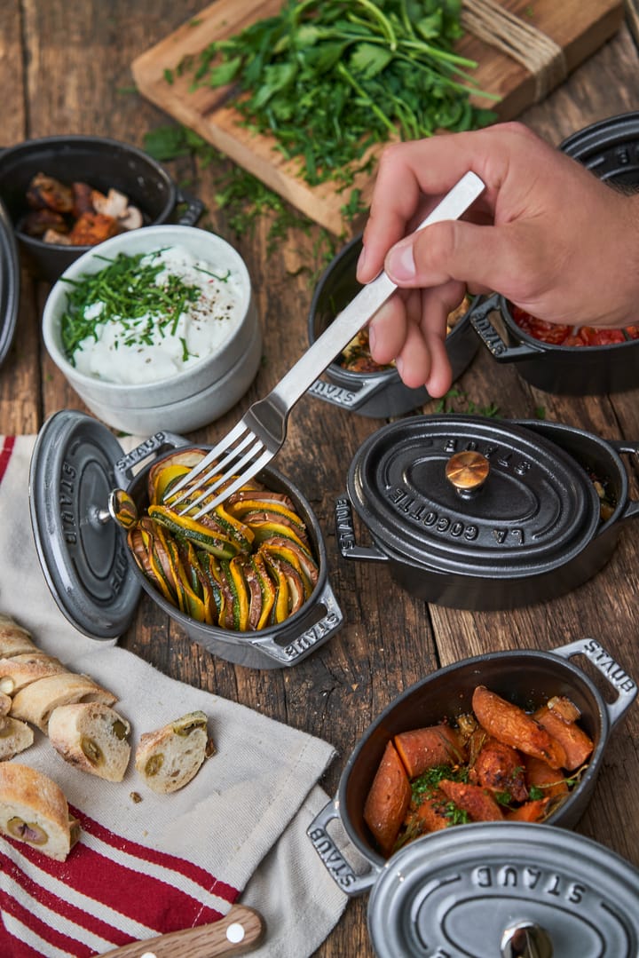 Staub La Cocotte oval gryde støbejern 0,6 L, Sort STAUB