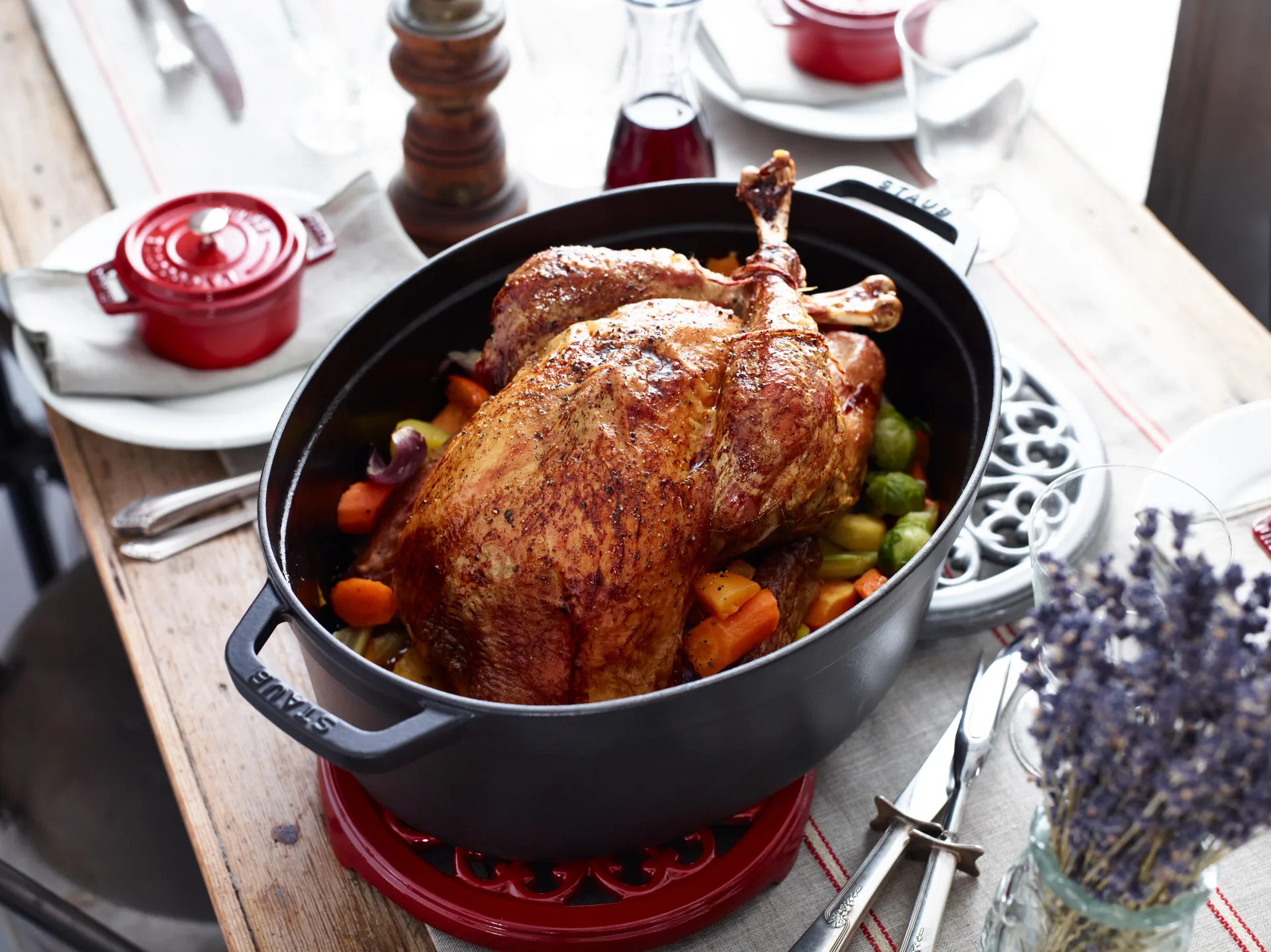 Staub La Cocotte oval gryde støbejern 8 L, Sort STAUB