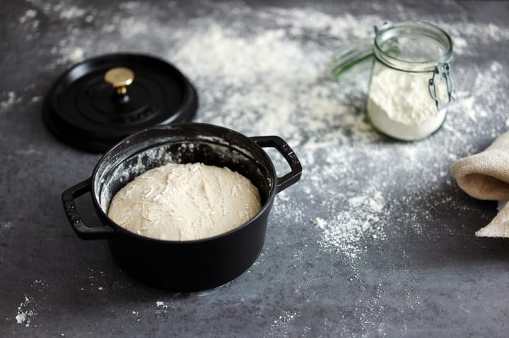 Staub La Cocotte rund gryde støbejern 1,7 L, Sort STAUB