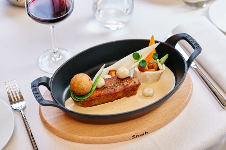 Staub oval ovnfast form støbejern 24 cm, Kirsebær STAUB