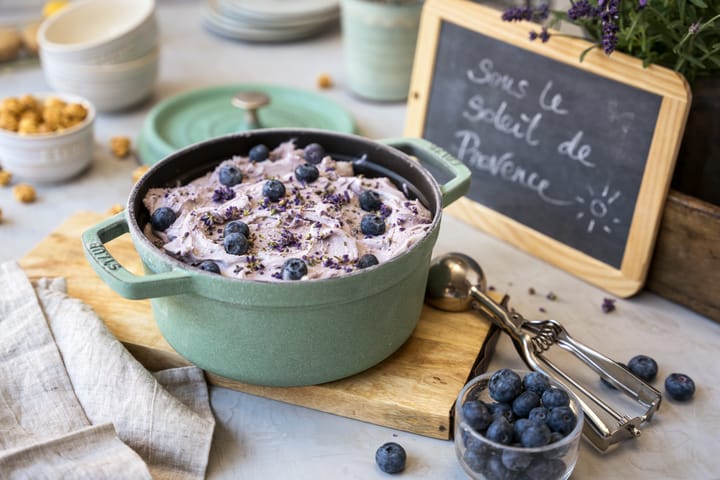 Staub rund gryde i støbejern 3,8 l, Salvia STAUB