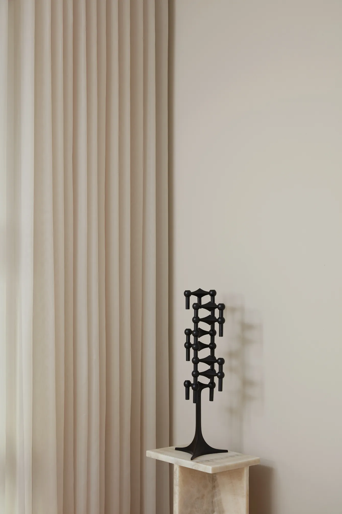 Nagel lysestage, matt svart STOFF