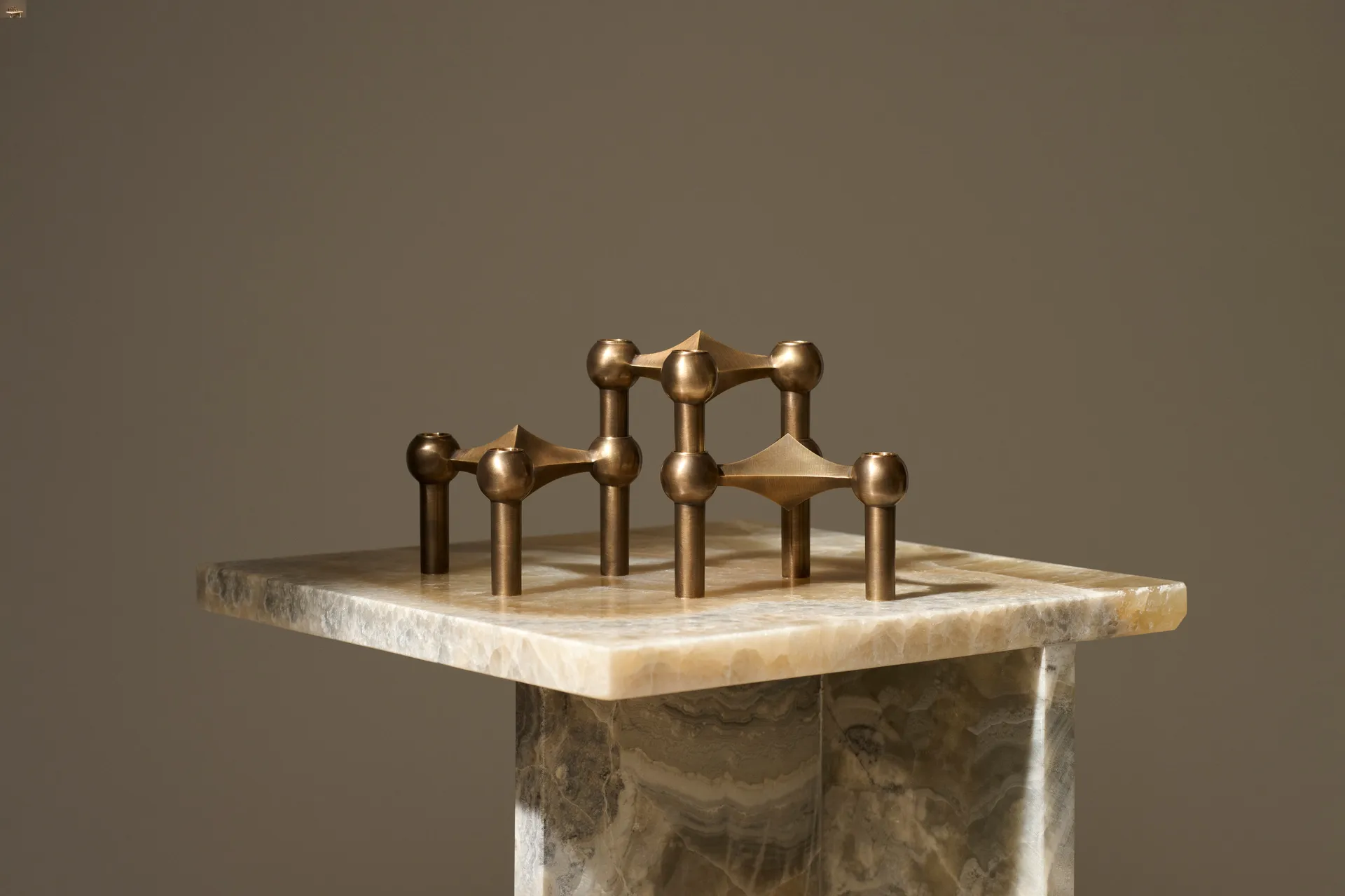 Nagel lysestage, Bronzed brass STOFF Nagel