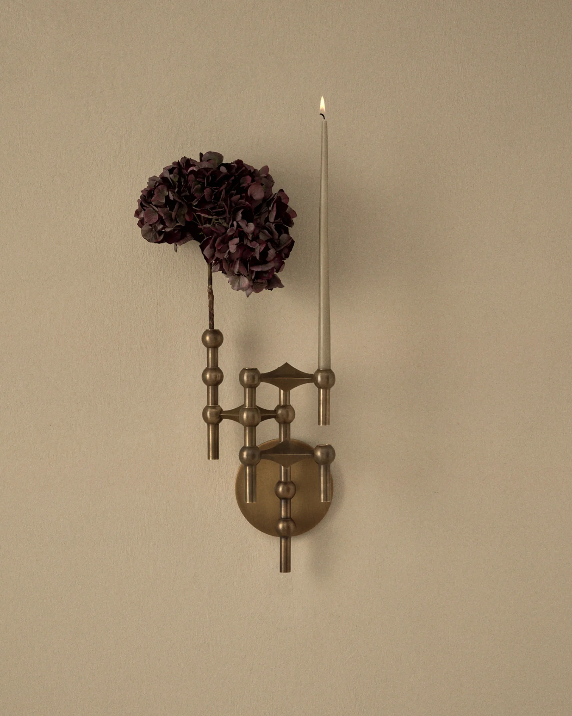 STOFF Nagel lysestage væg, Bronzed brass STOFF Nagel