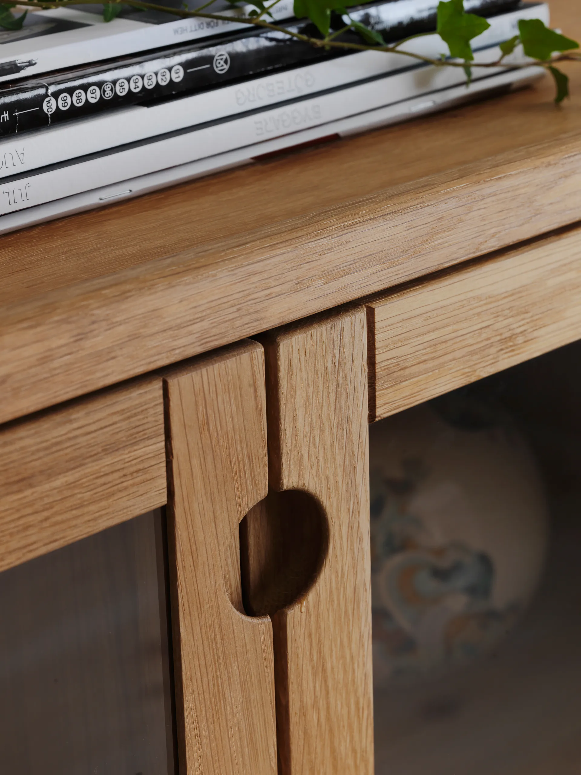 Prio vitrineskab, Eg naturlig olie med belysning Stolab