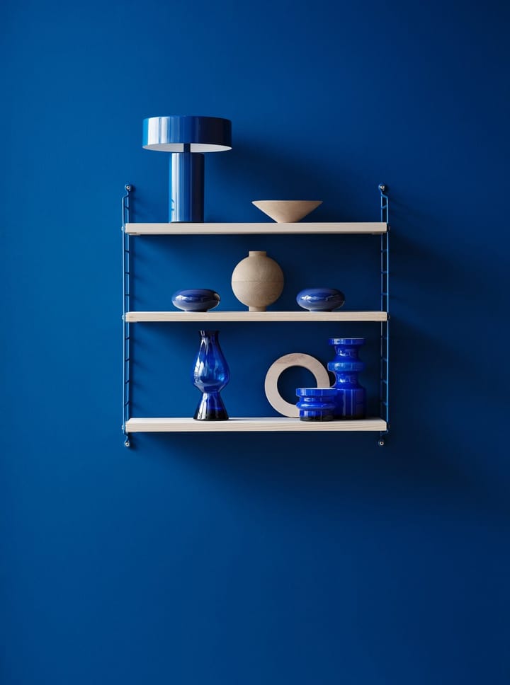 String 1949-2024 hylde Limited Edition 60x60x20 cm, Blue/white oiled pine String