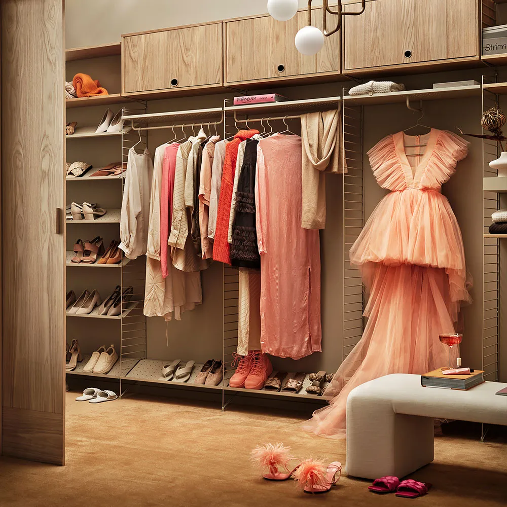 String overskab, Valnød, 78x30 cm String