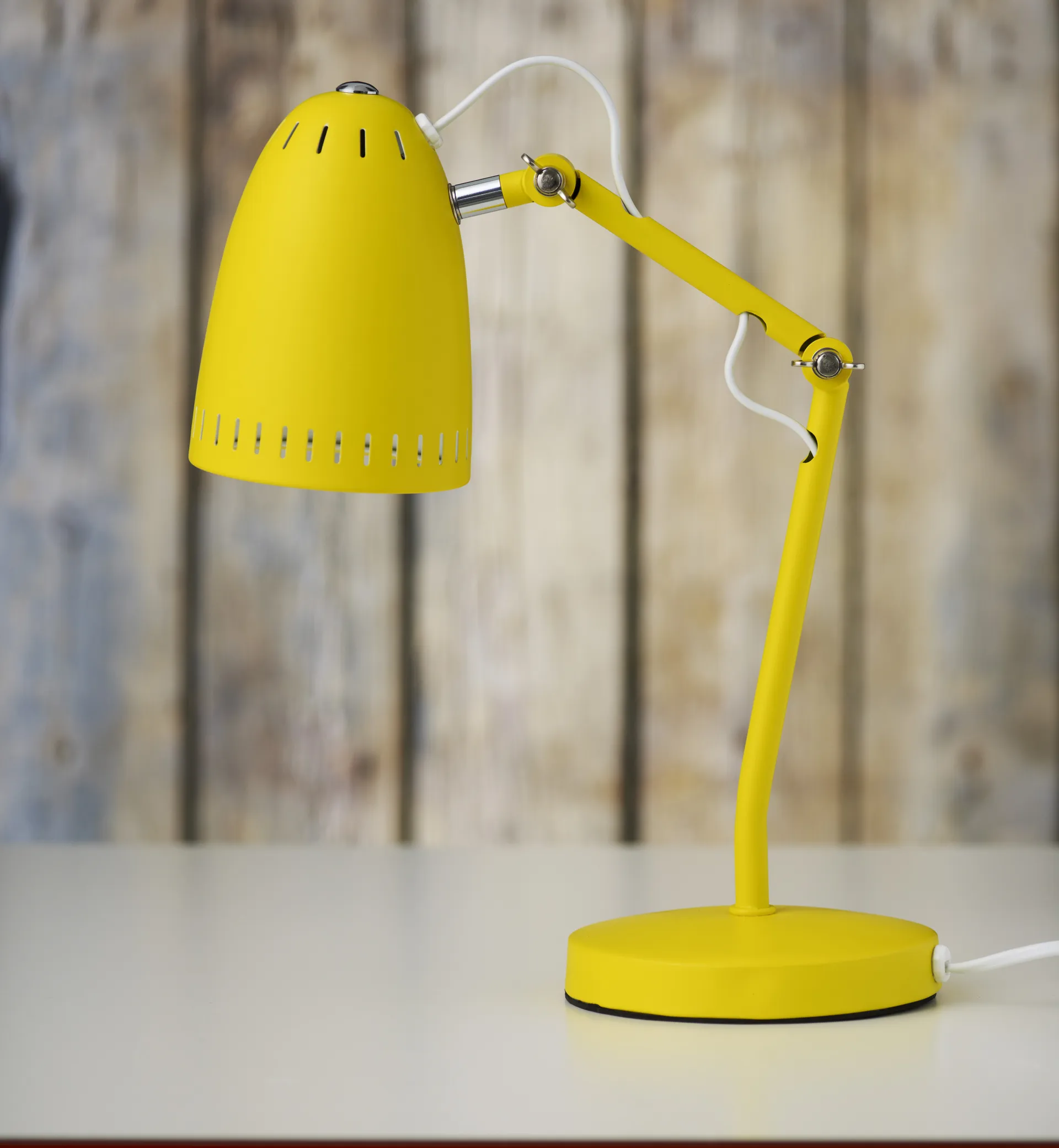 Dynamo bordlampe, Yellow Superliving