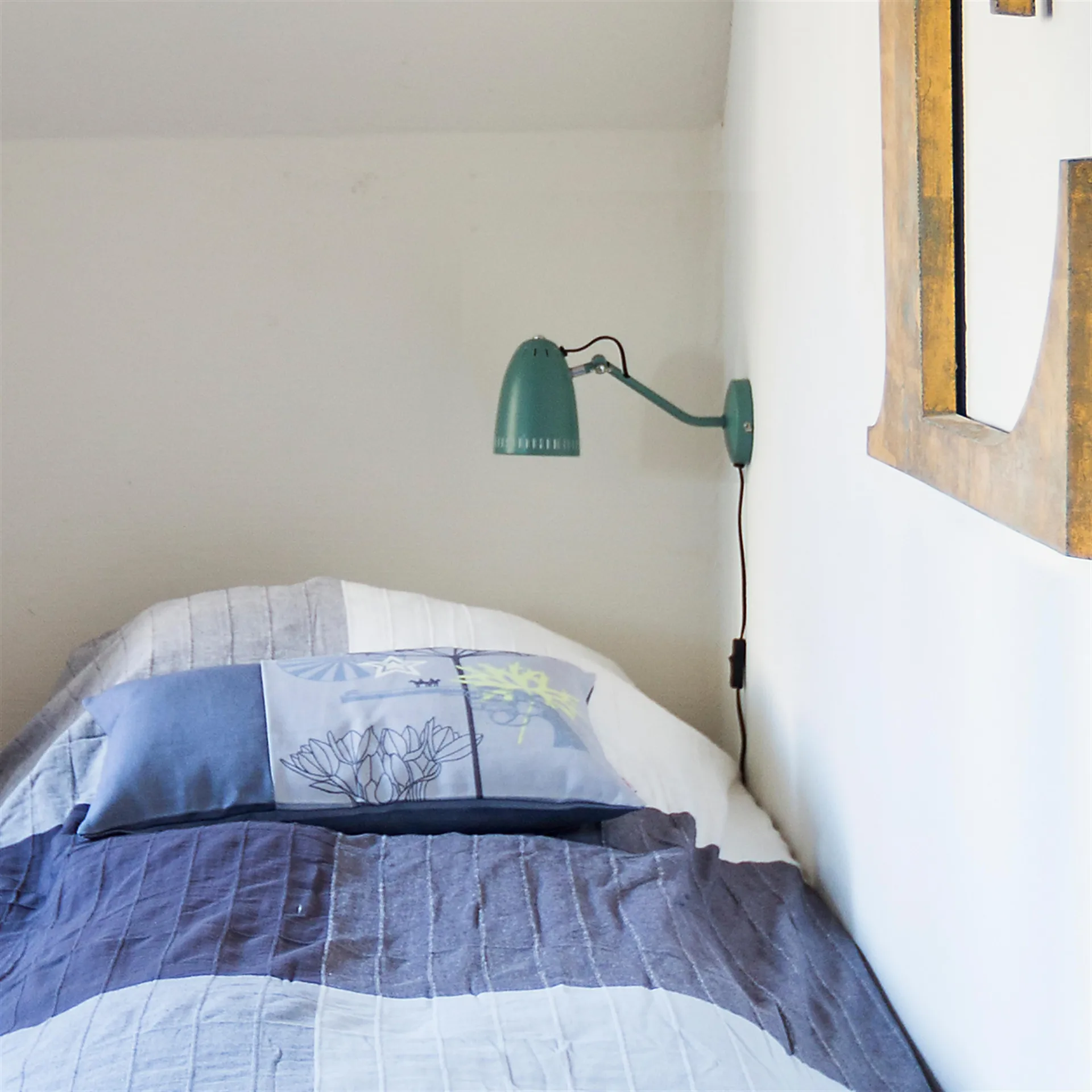 Dynamo væglampe, matt duck green (grøn) Superliving