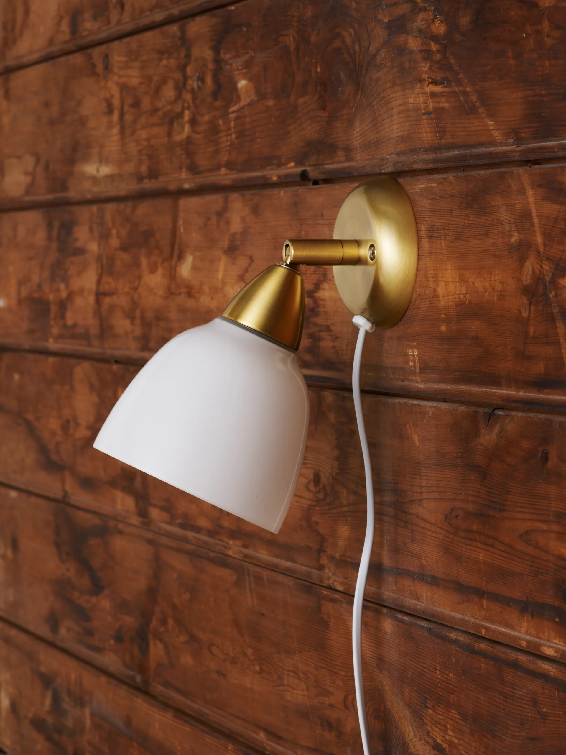 Urban short væglampe, Brushed Brass Superliving
