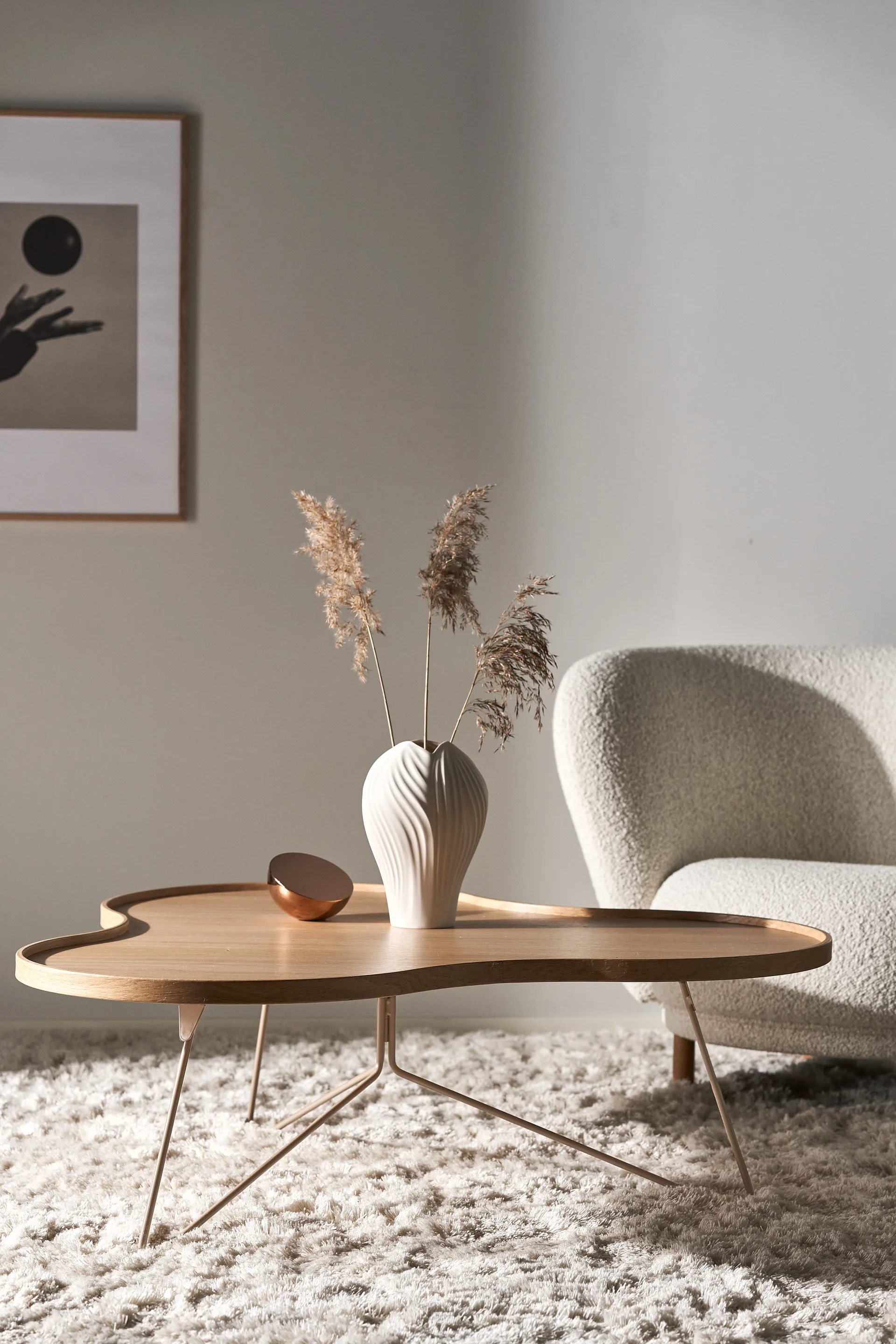 Flower mono bord 107x114 cm, H45 Eg lakeret/Nutmeg RAL1019 Swedese