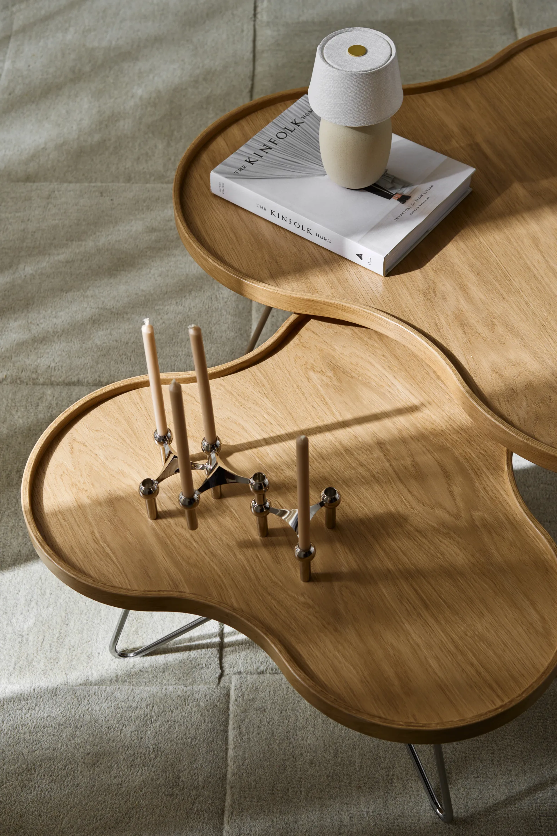 Flower mono bord 84x90 cm, H45 Eg lakeret/Nutmeg RAL1019 Swedese