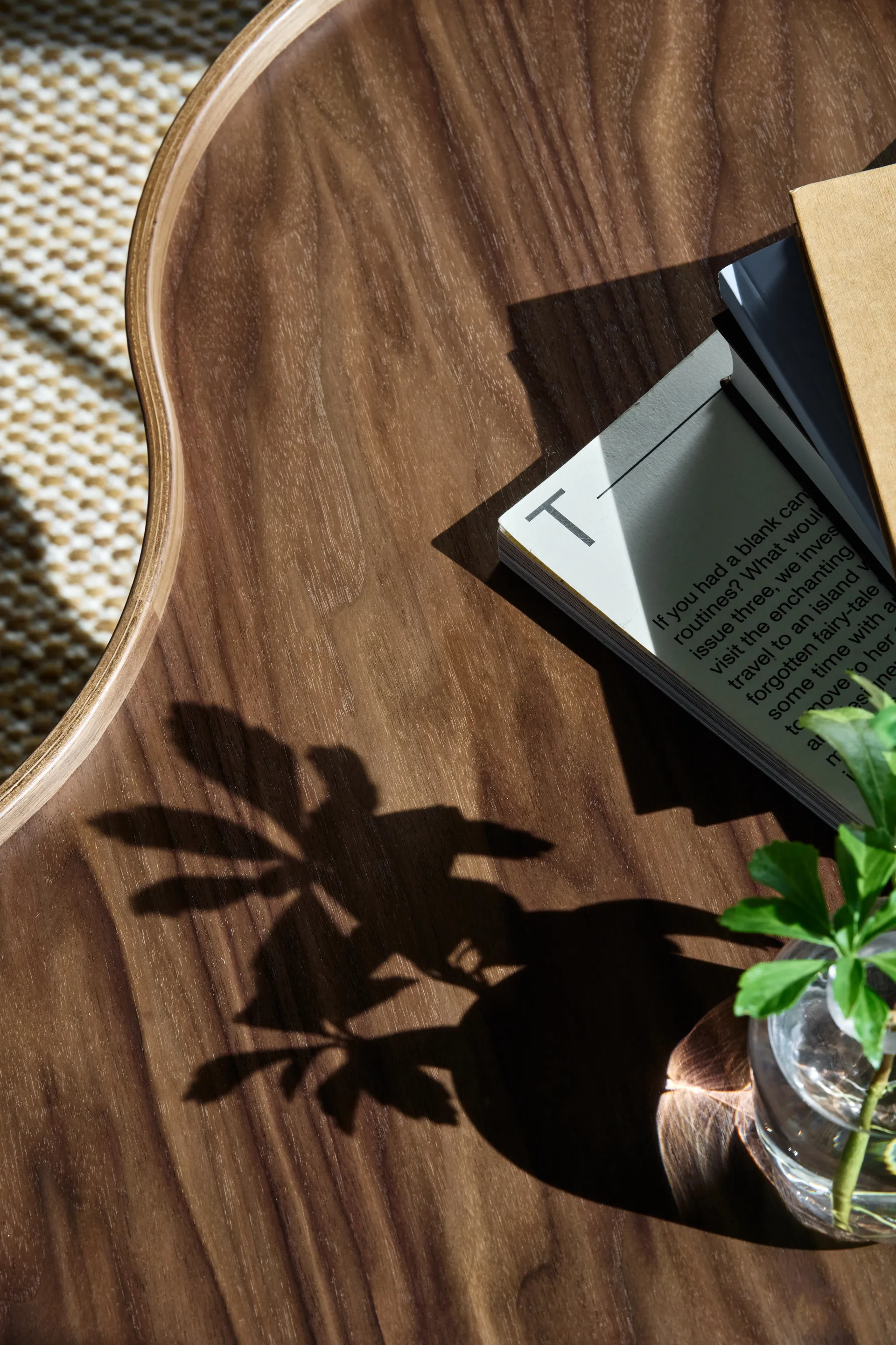 Flower mono bord Special Edition 107x114 cm, H39 cm-lakeret valnød-kromet stål Swedese