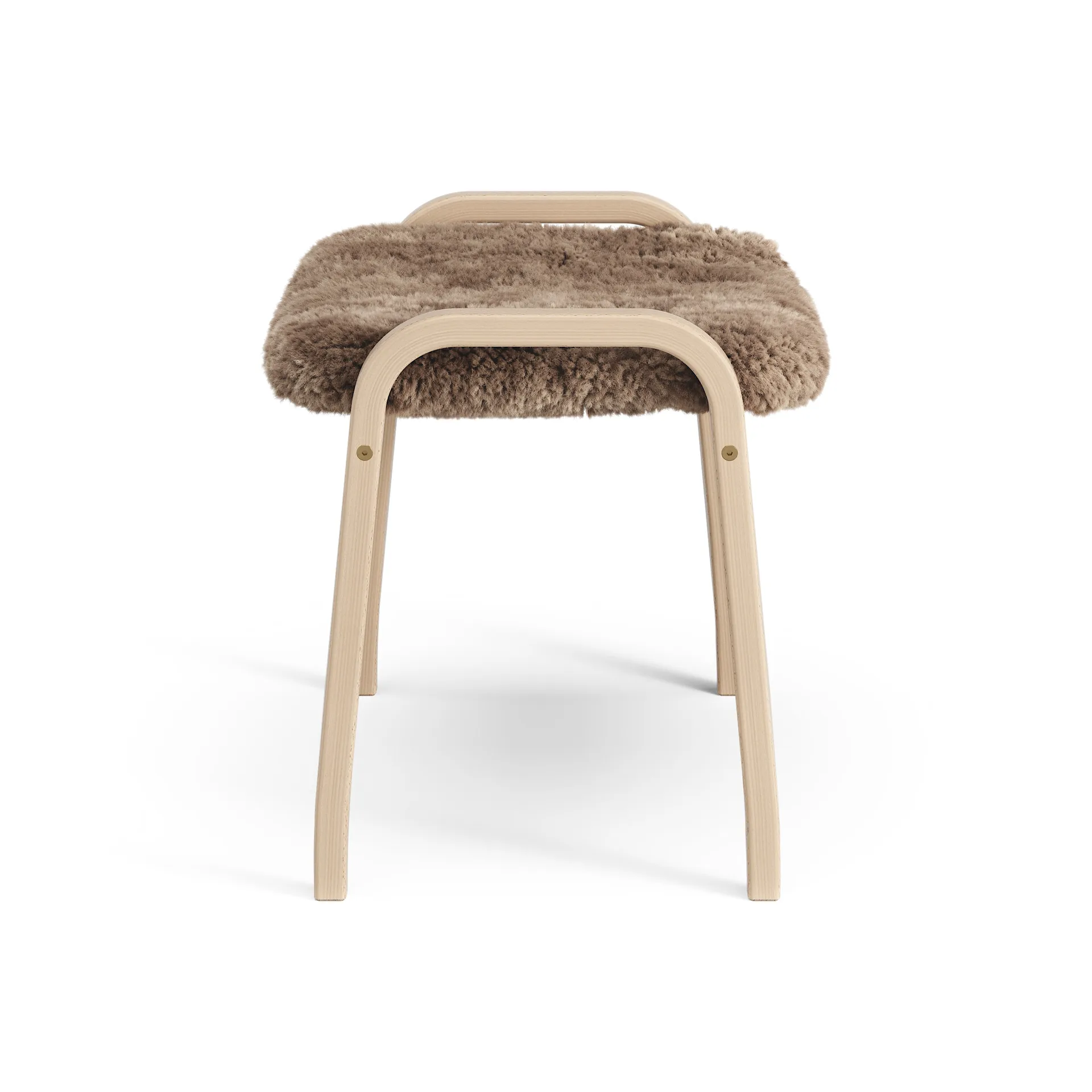 Lamini fodskammel til børn lakeret bøg/fåreskind, Sahara (nougatbrun) Swedese