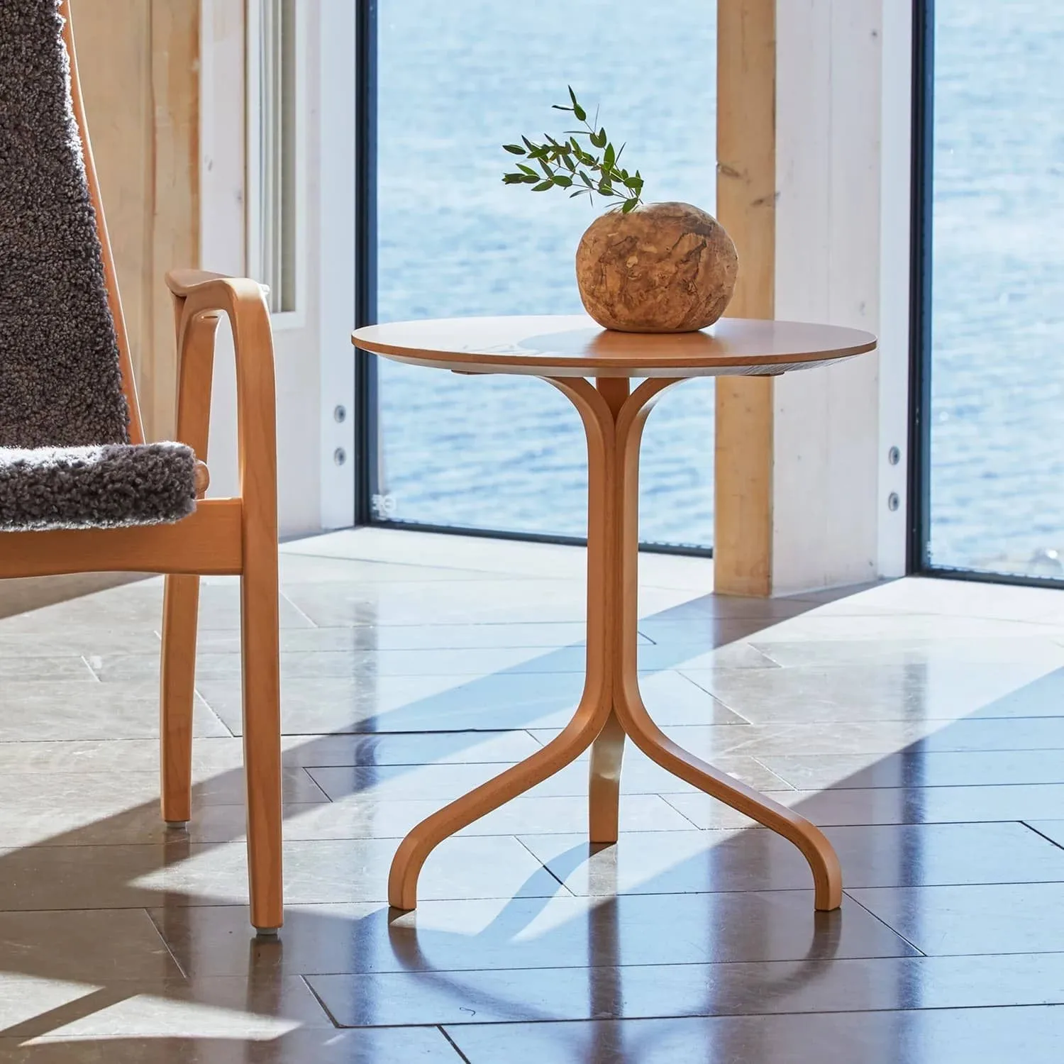 Lamino bord Ø46x49 cm, Eg olieret Swedese