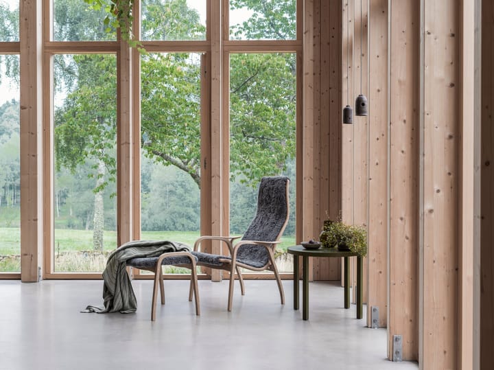 Lamino lænestol med fodskammel olieret eg/fåreskind, Moonlight (beige) Swedese