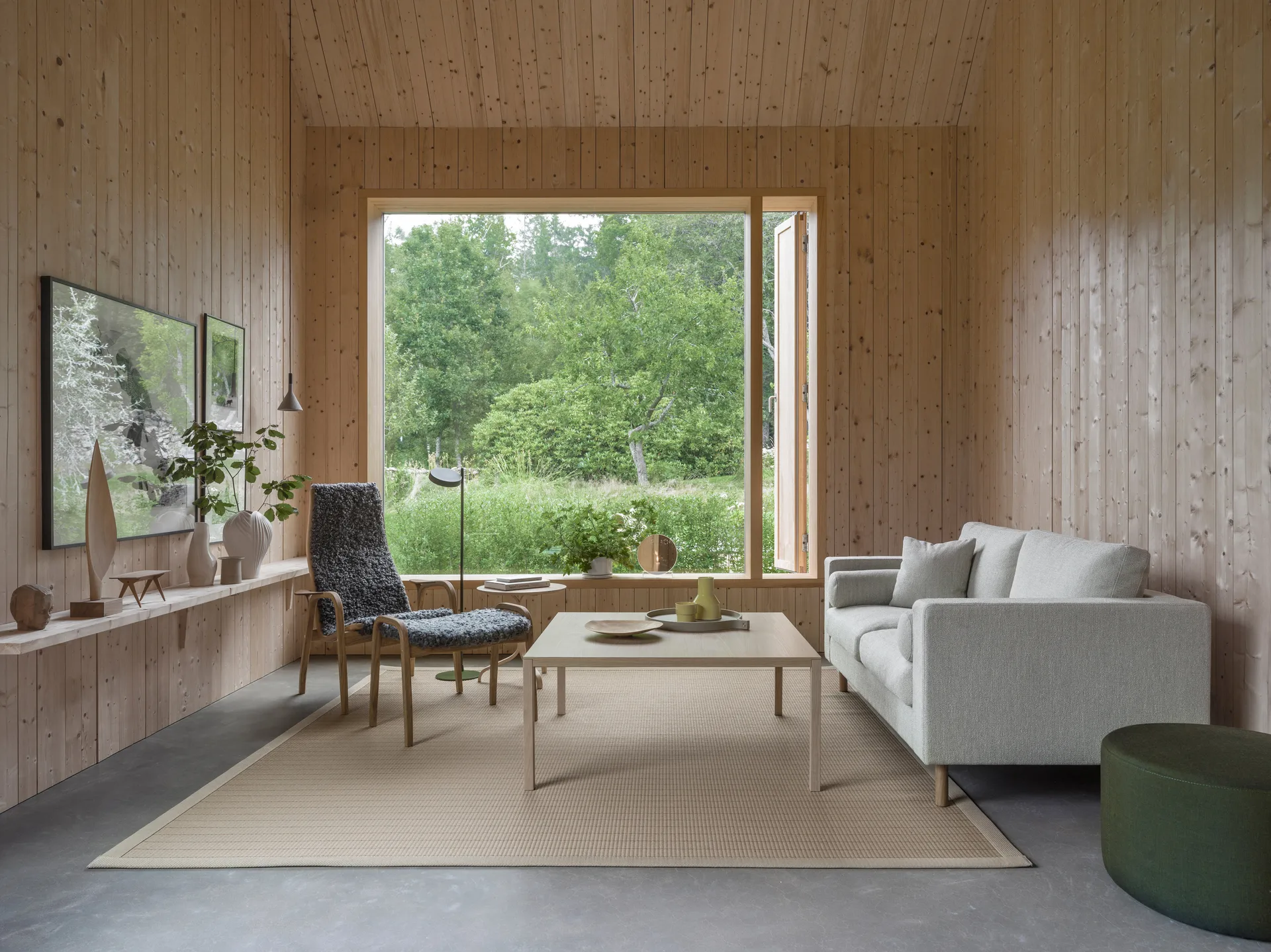 Lamino lænestol med fodskammel olieret eg/fåreskind, Sahara (nougatbrun) Swedese