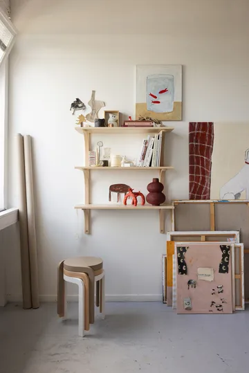 Levi hylde - Ilke blå-messing, 2 hylder, 90 cm - Swedese