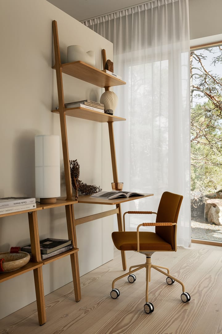 Libri skrivebord, Eg lakeret Swedese