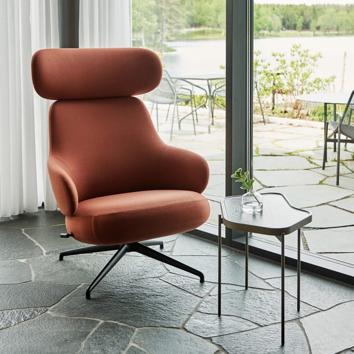 Pillo lænestol, stof Hallingdal 65 200 offwhite, krom, 4-stjernet drejefod Swedese