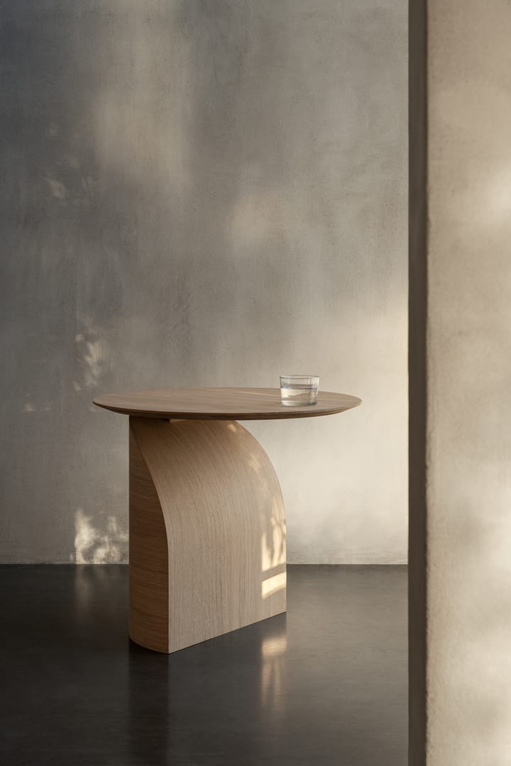 Savoa bord H50 cm, Eg lakeret Swedese