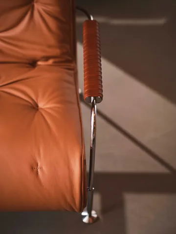 Serpentine lænestol - Læder Elmo Soft Lysebrun-krom-Tärnsjö Cognac - Swedese