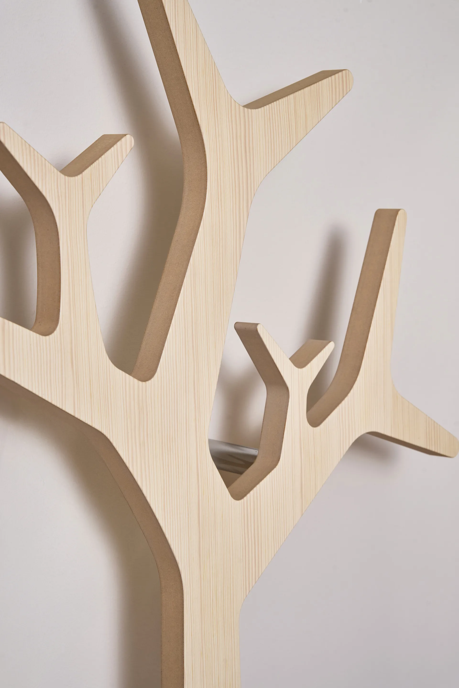 Tree wall vægmonteret knagerække 194 cm, Hvidpigmenteret fyrretræ Swedese