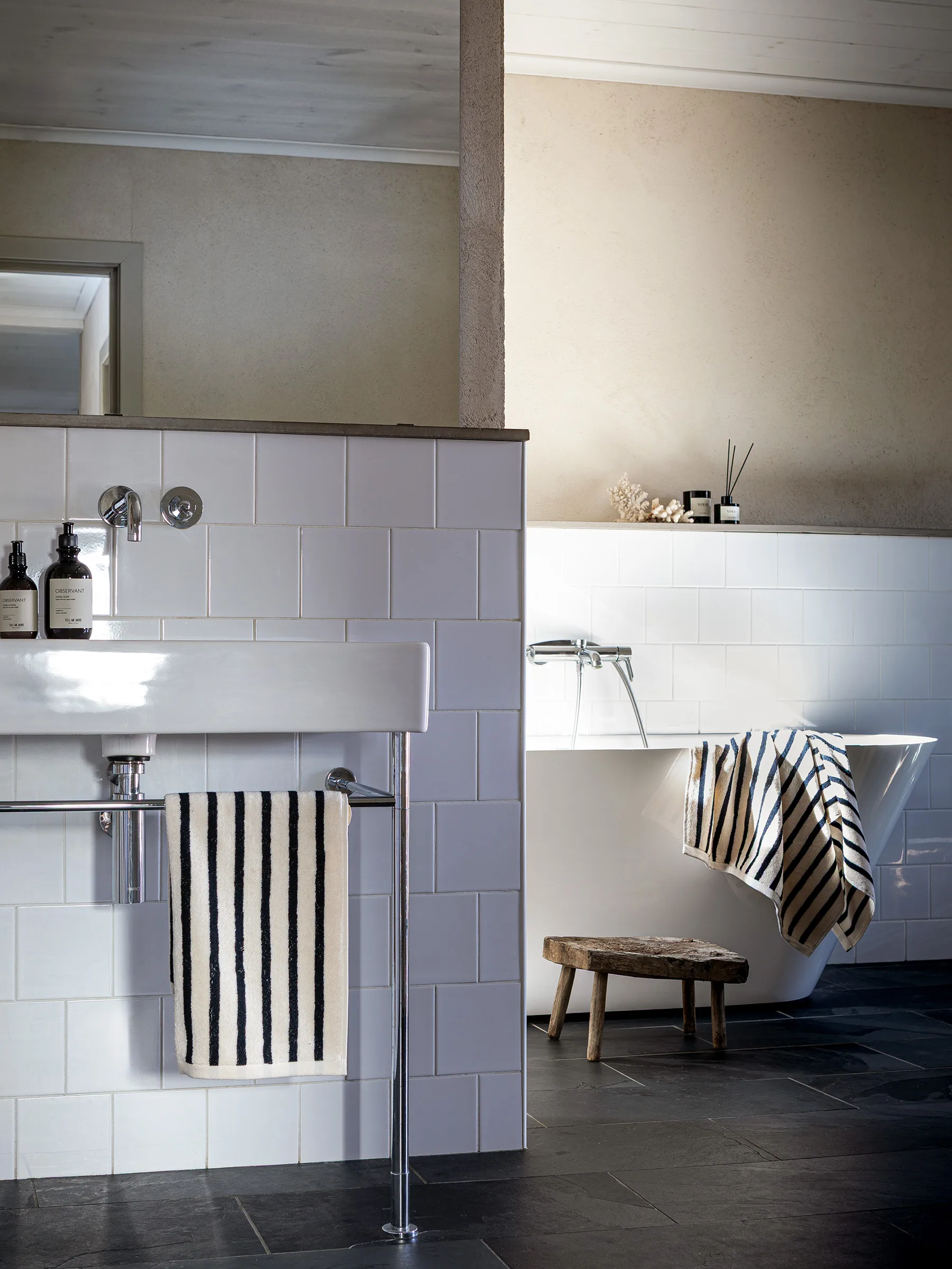 Bonnie badehåndklæde 70x140 cm, Sort Tell Me More