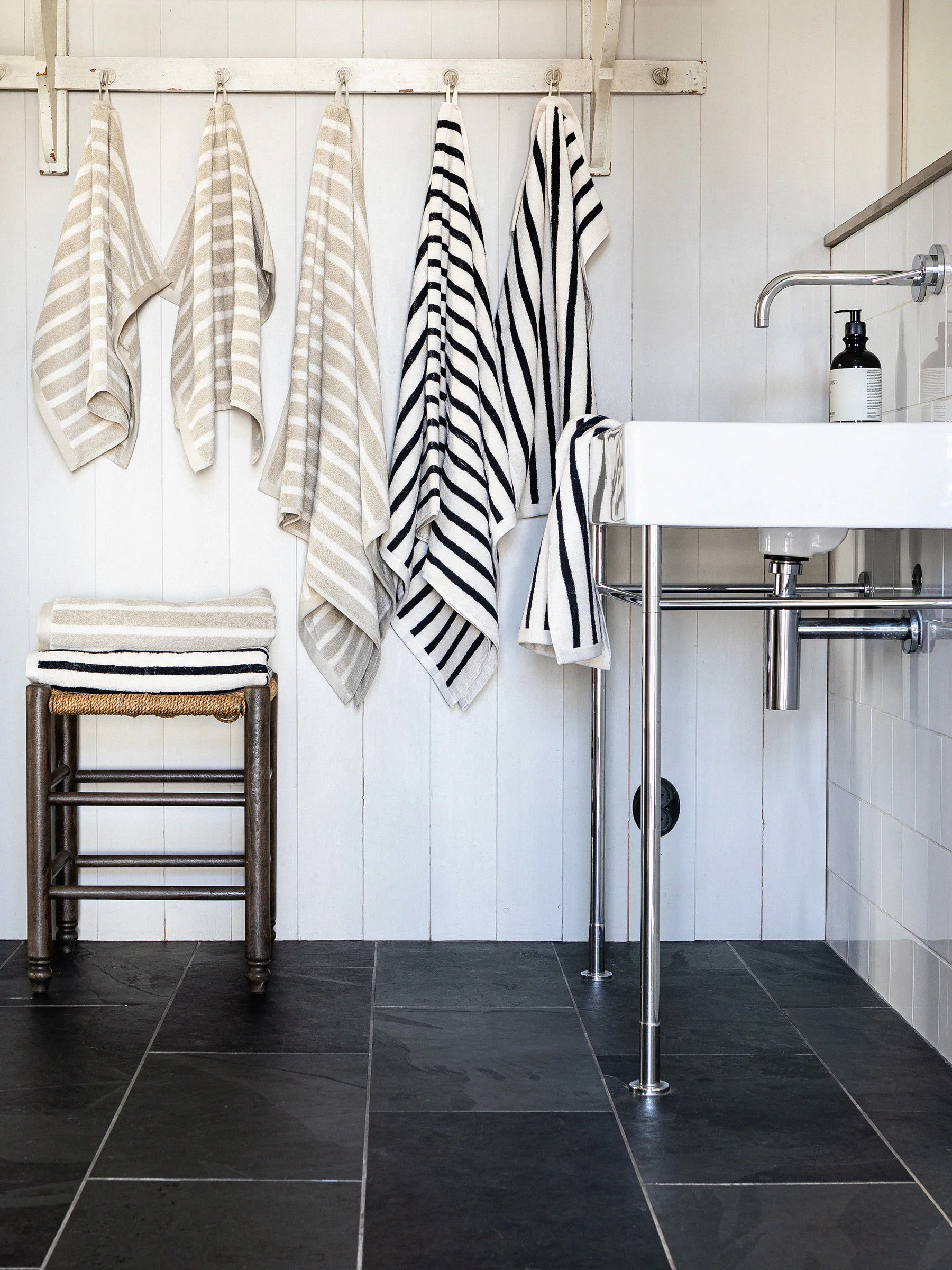 Bonnie badehåndklæde 70x140 cm, Sort Tell Me More