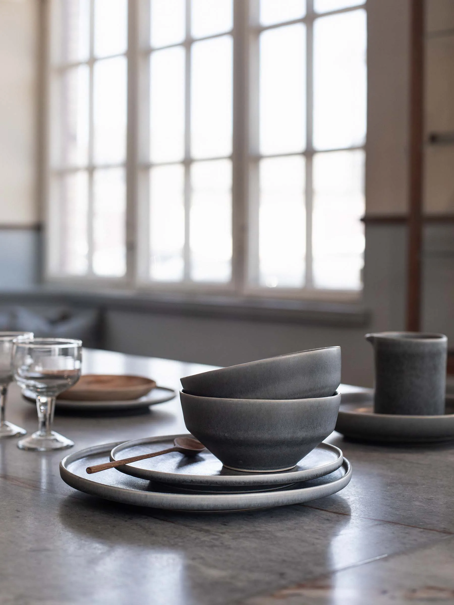 Centro middagstallerken Ø28 cm, Soft grey Tell Me More