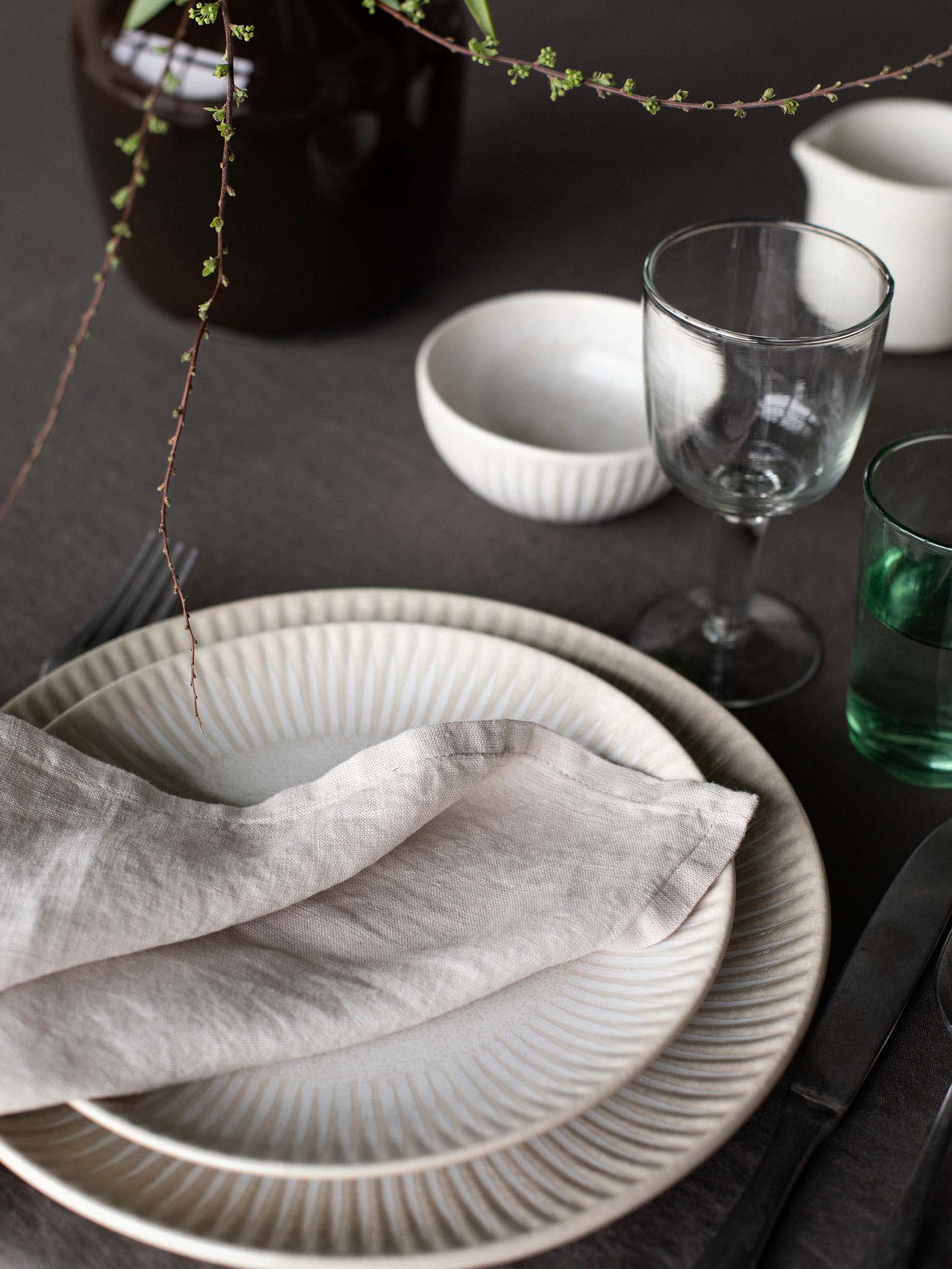 Granada tallerken Ø26,5 cm, Cremehvid-beige Tell Me More