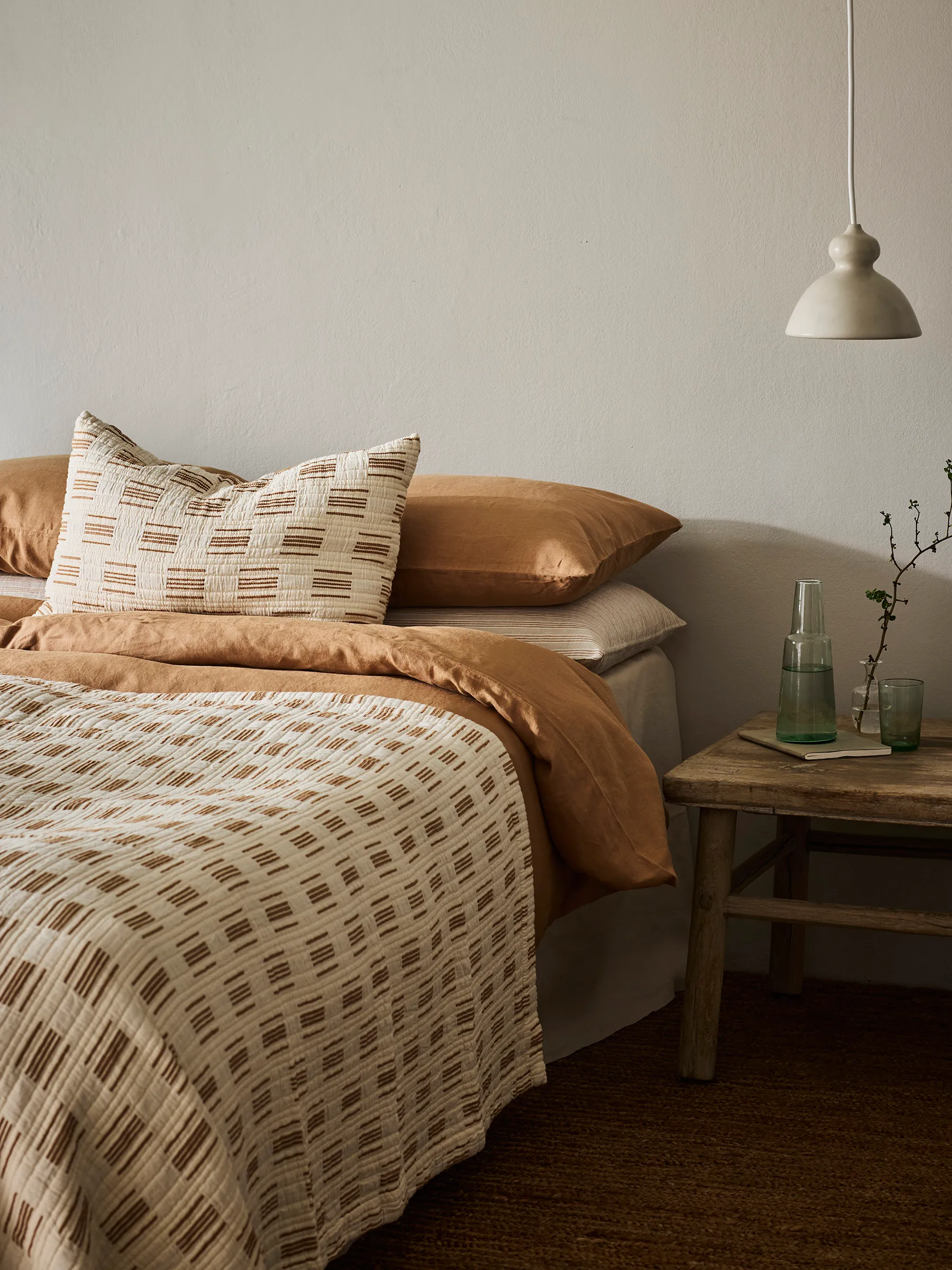 Julien pudebetræk 40x60 cm, Off-white-rustrød Tell Me More