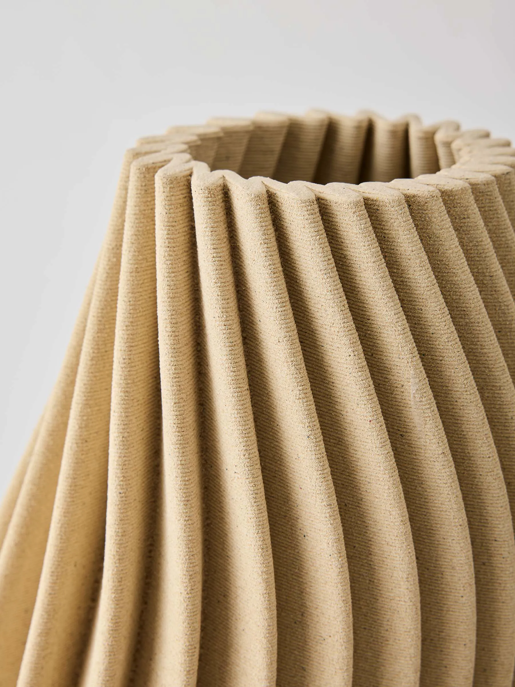 Vento vase, Sand, large 41 cm Tell Me More