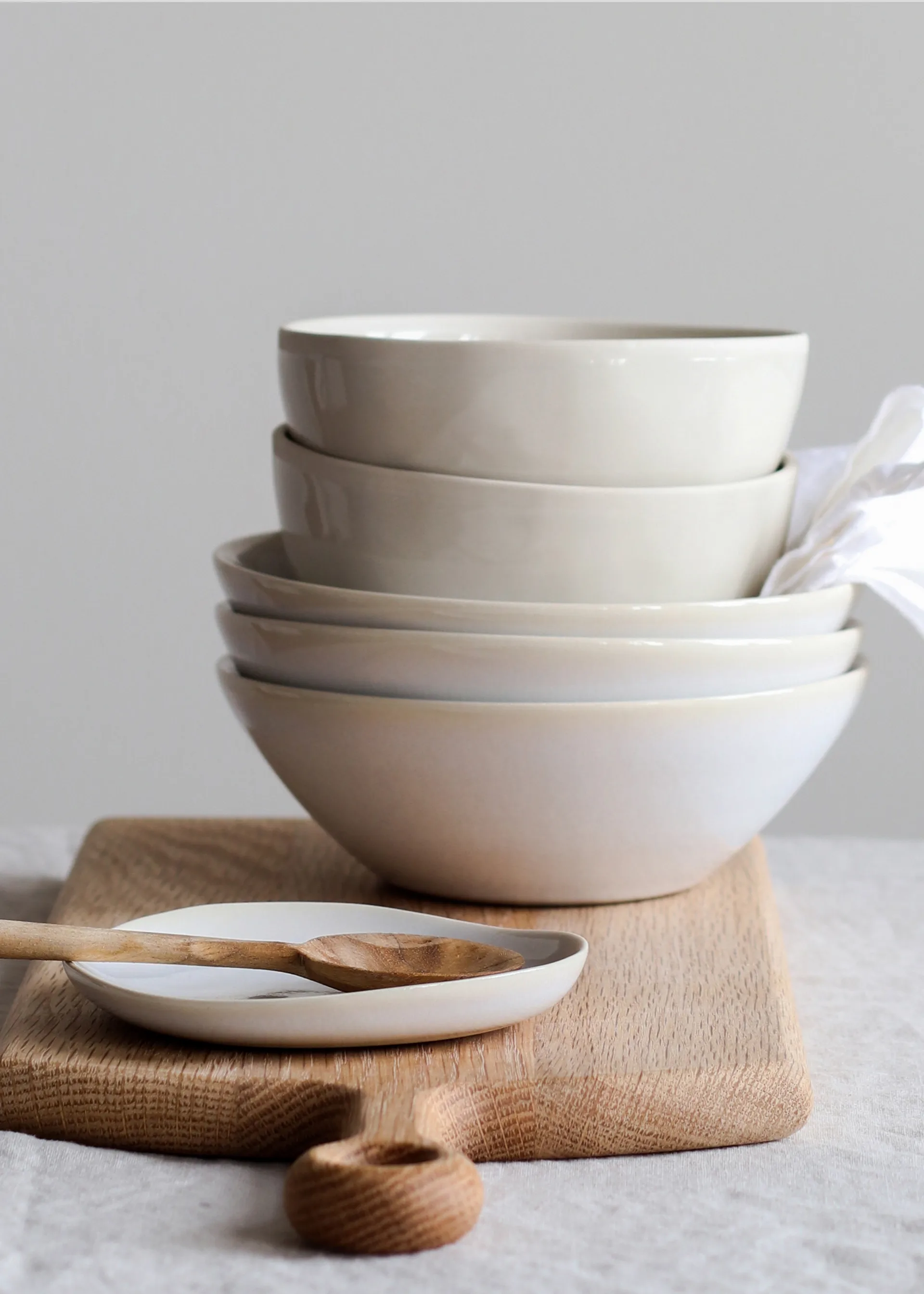 Vince skål M, Hvid Tell Me More