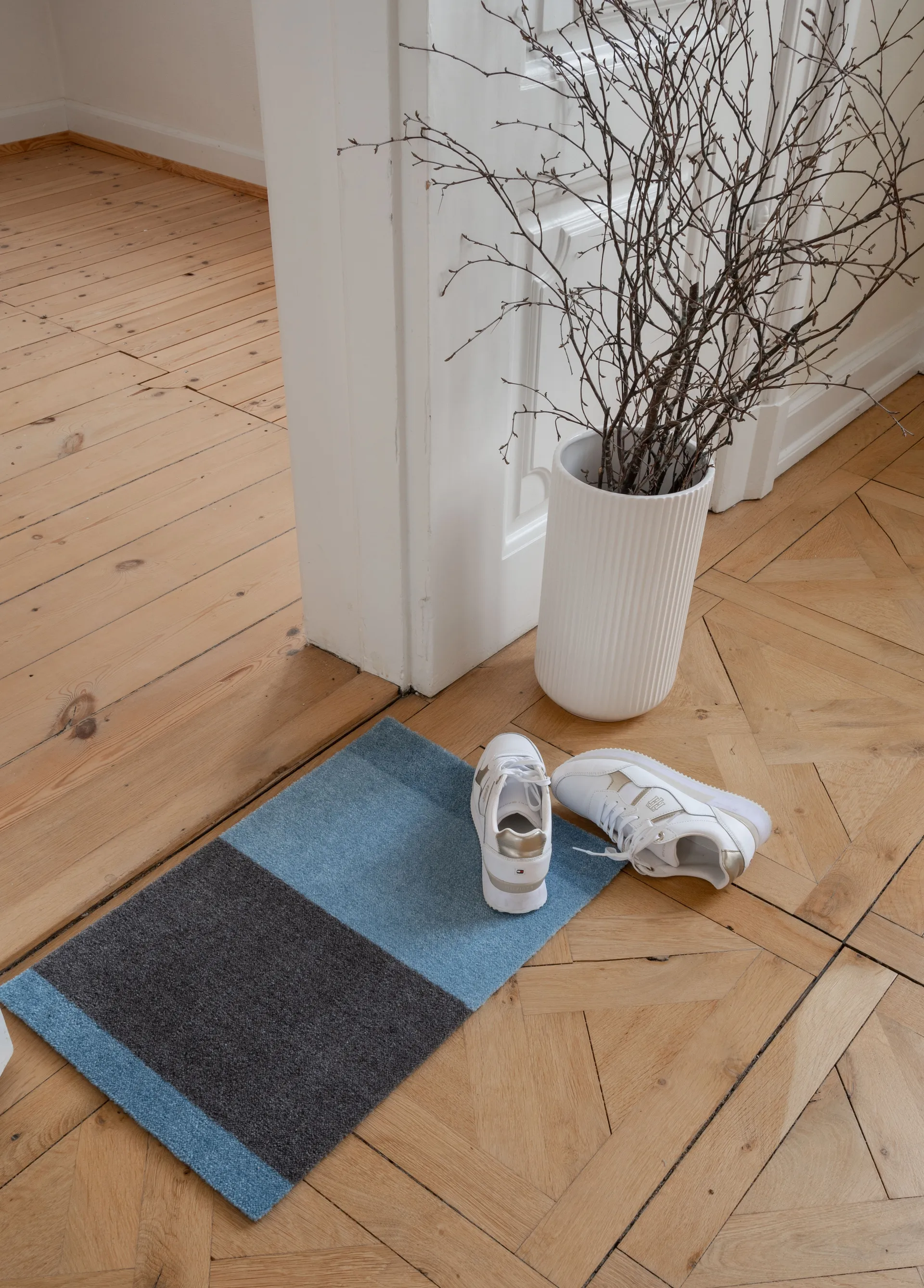 Stripes dørmåtte horisontal, Blue/steel grey, 40x60 cm tica copenhagen