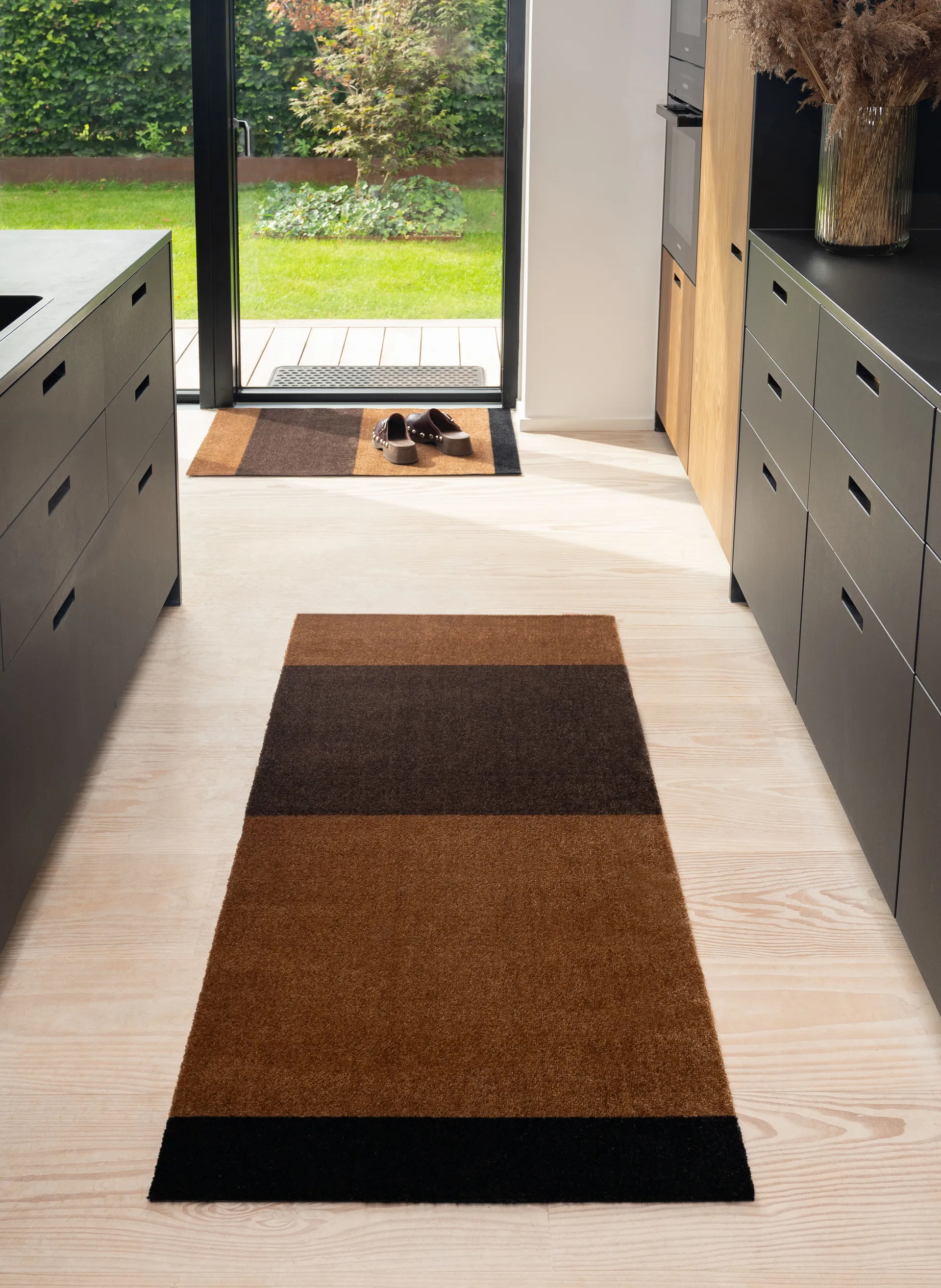 Stripes dørmåtte horisontal, Cognac-dark brown-black, 60x90 cm tica copenhagen