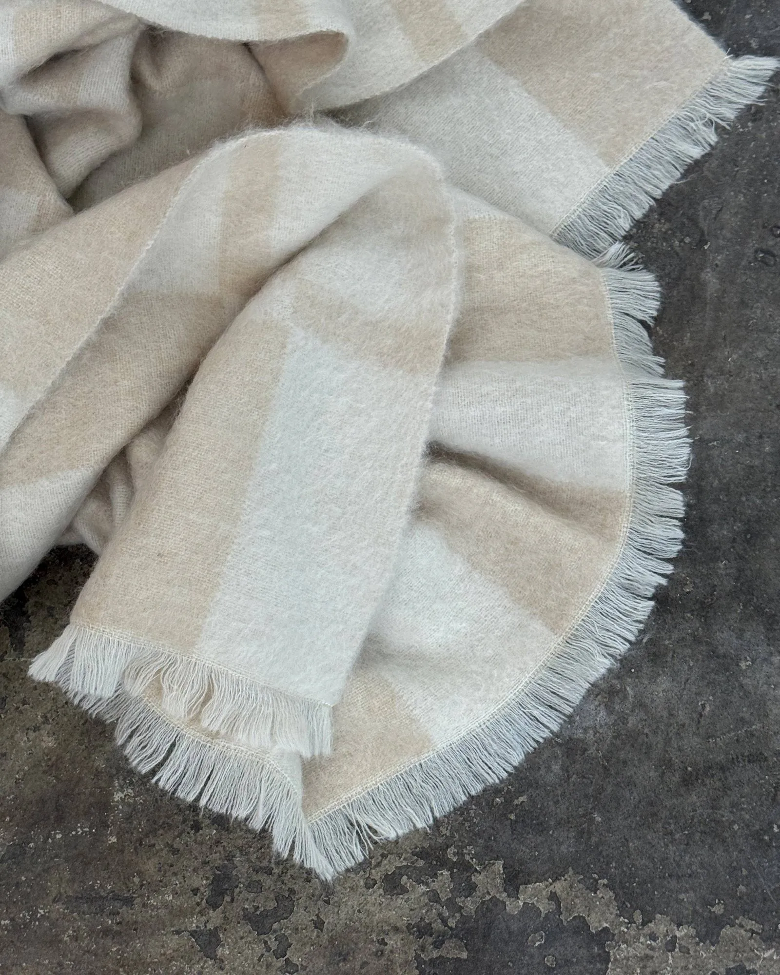 Hallin mohairplaid, Beige-off white, 130x170 cm Tinted