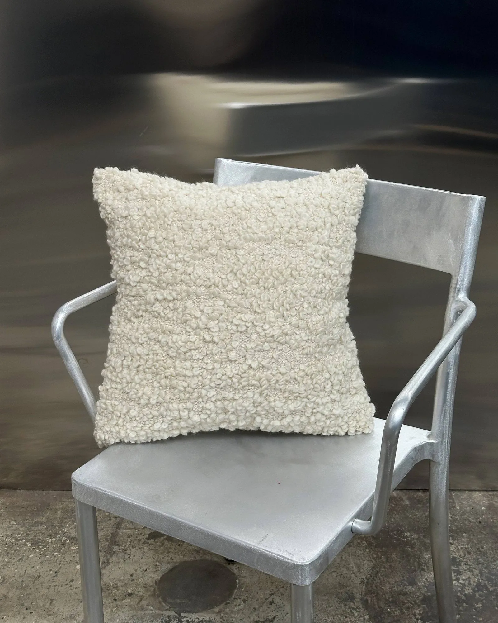 Levantin pyntepude, Off white, 45x45 cm Tinted