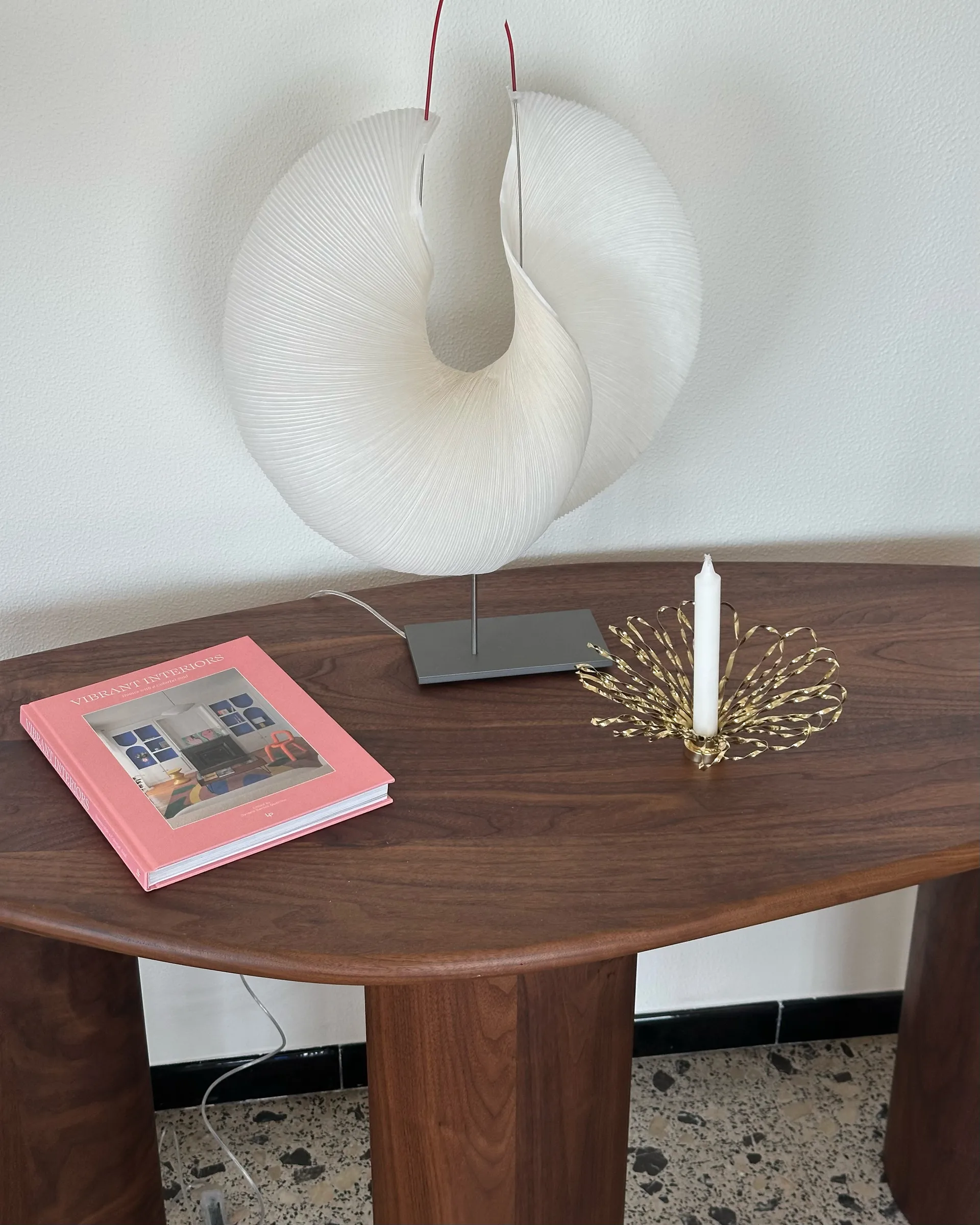 Lowe konsolbord, Valnød dark brown Tinted