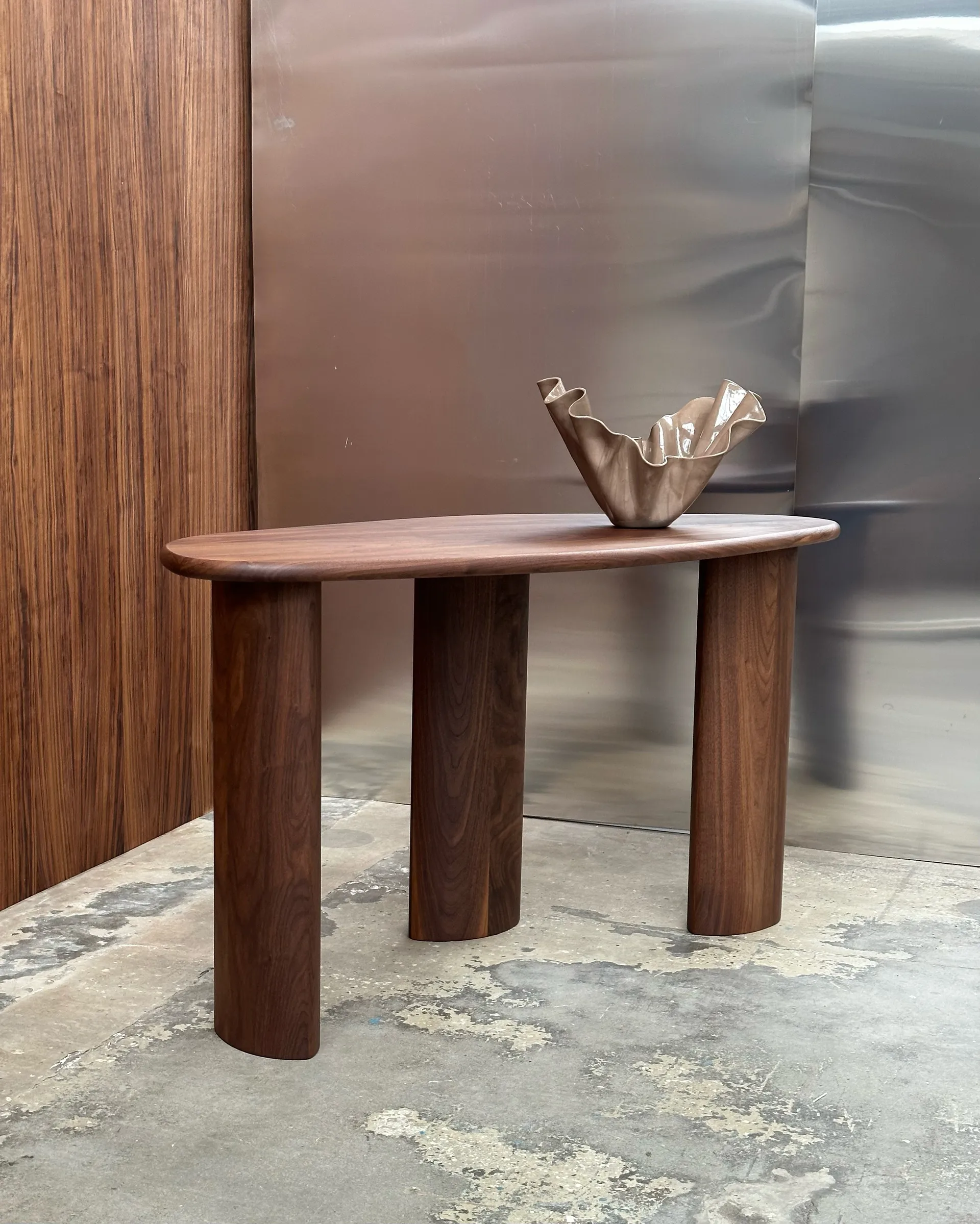 Lowe konsolbord, Valnød dark brown Tinted