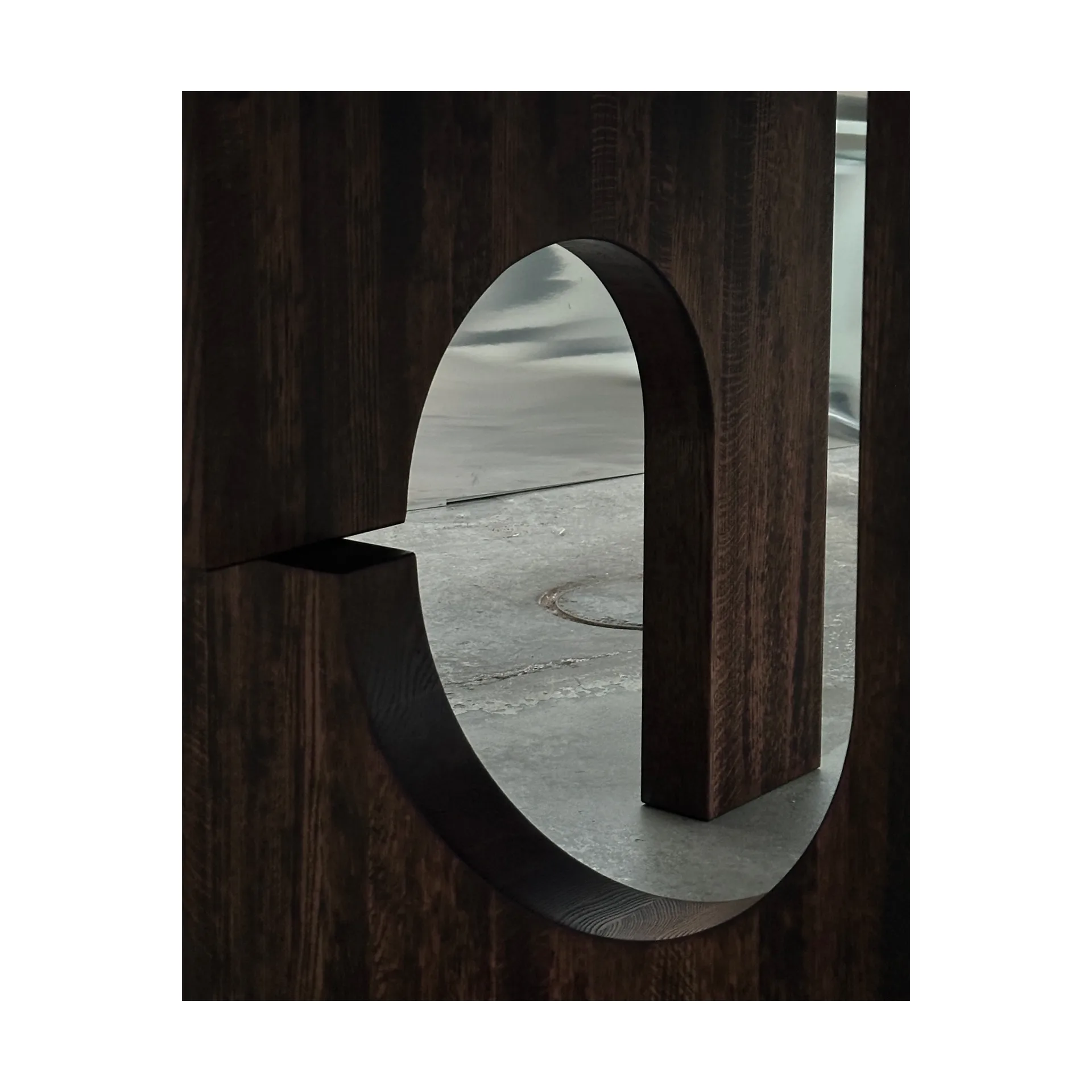 Sanders spisebord Ø160 cm, Mørkbejdset eg Tinted