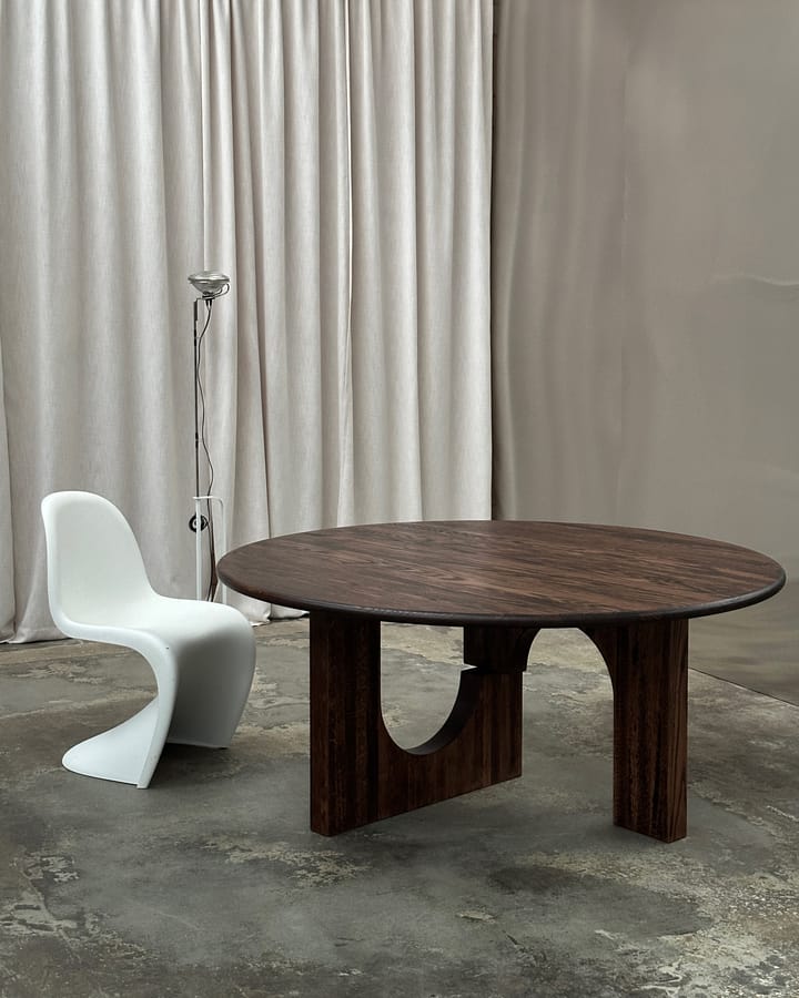 Sanders spisebord Ø160 cm, Mørkbejdset eg Tinted