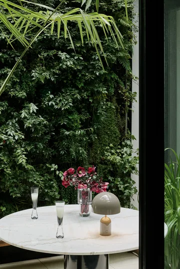 Bell bærbar LED-bordlampe 28 cm - Taupe (beige) - Tom Dixon