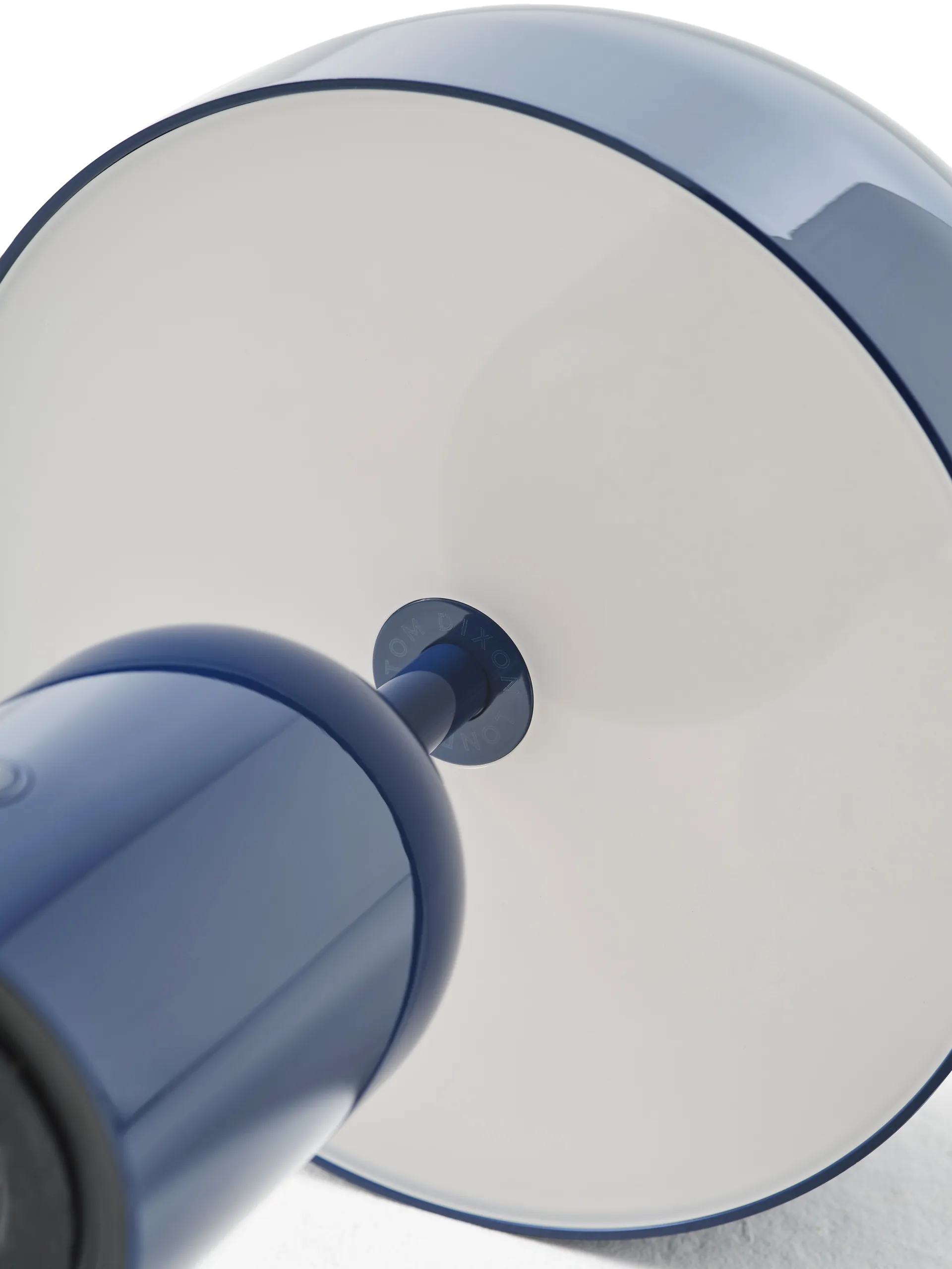 Bell Portable LED-bordlampe 28 cm, Indigo Tom Dixon