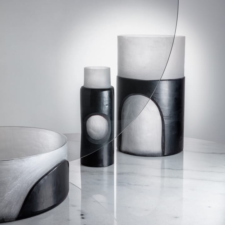 Carved vase, lille - Sort - Tom Dixon