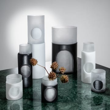 Carved vase, medium - Sort - Tom Dixon