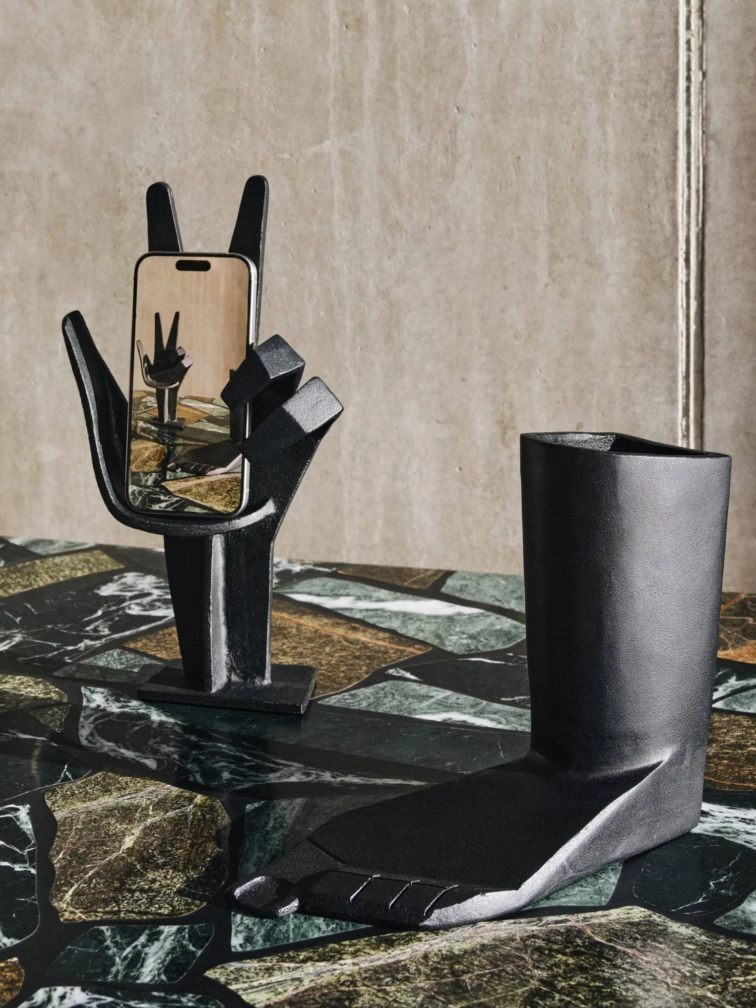 Cast Iron fod, Black, 21,5x20 cm Tom Dixon