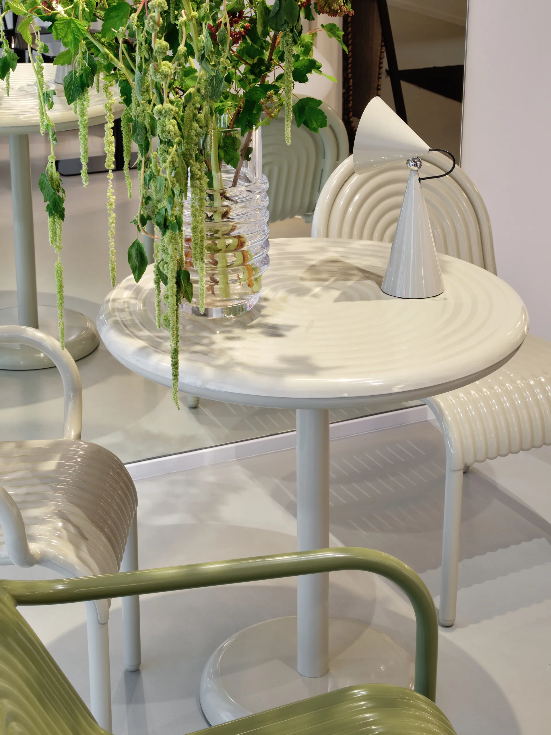 Groove cafébord rundt - Putty, Ø70 cm Tom Dixon